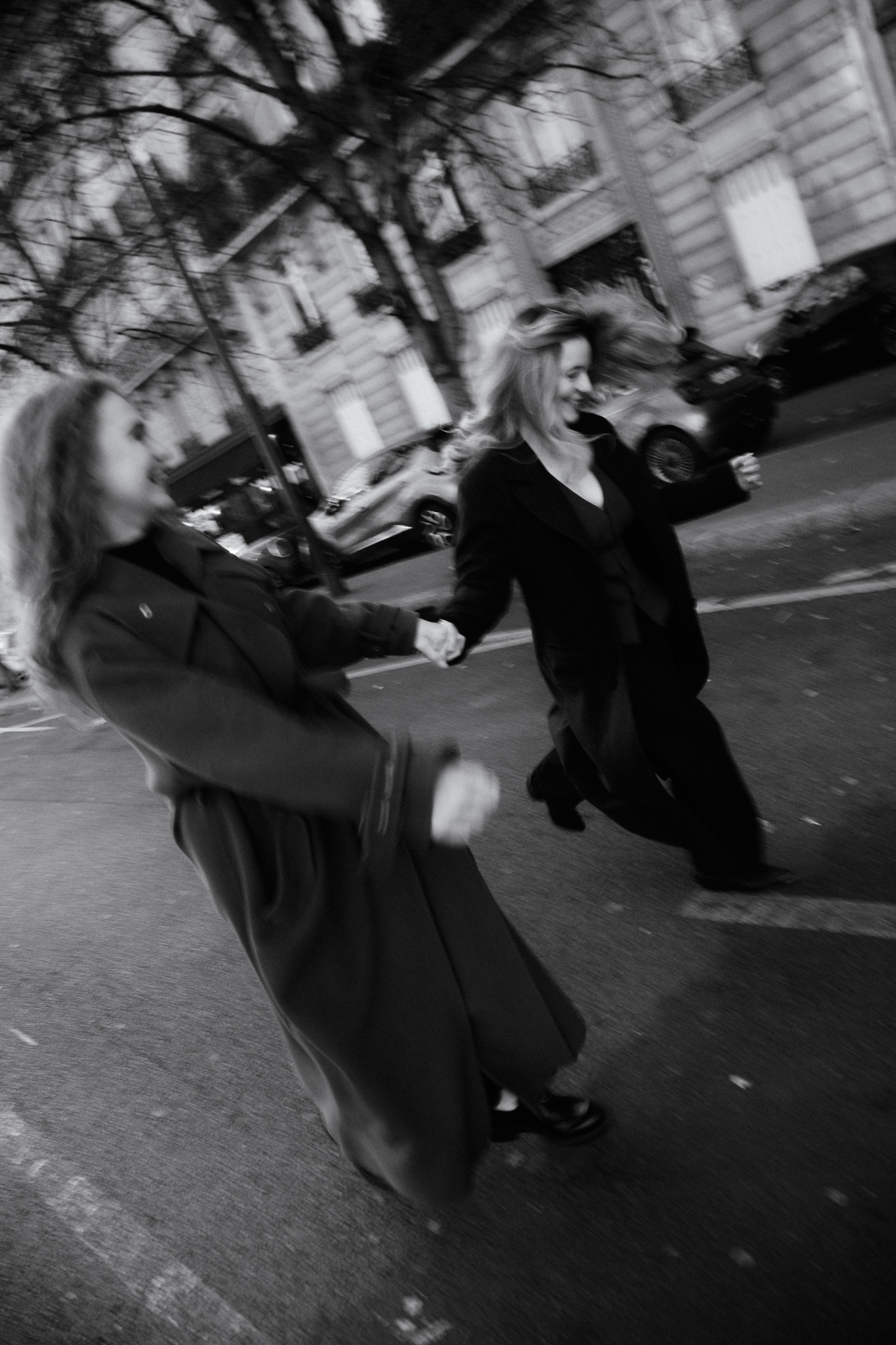 Friends. Photographer in Paris