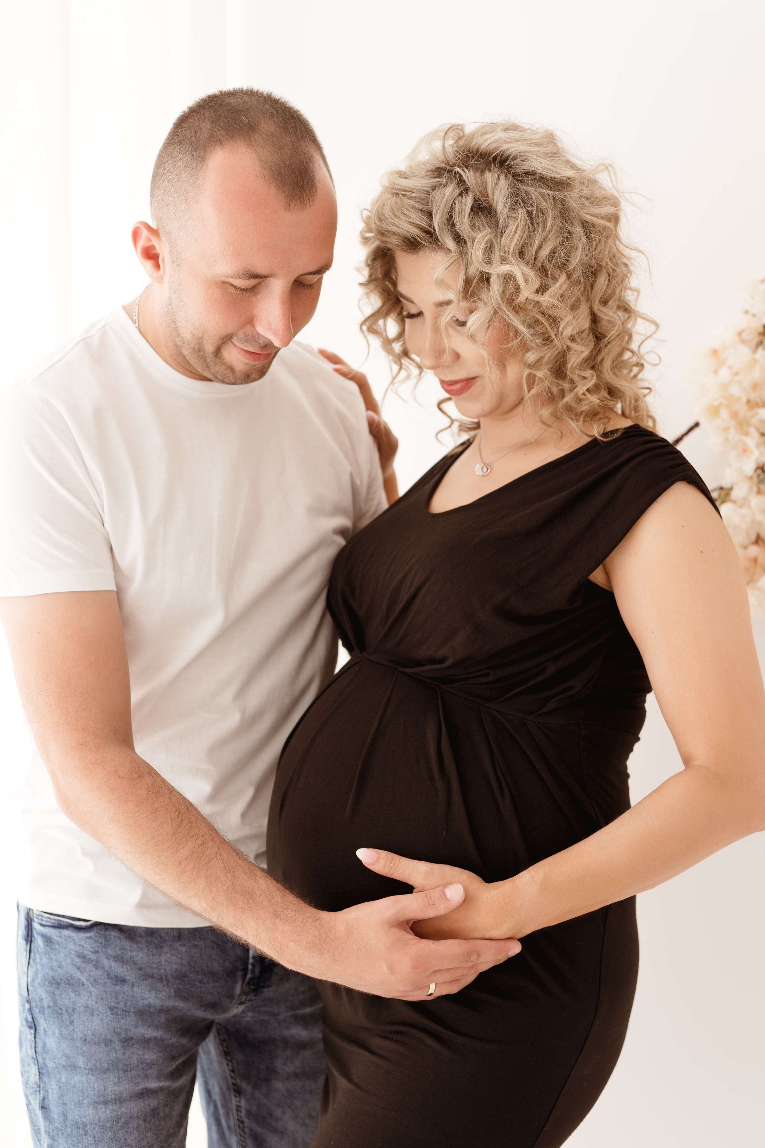 Sesja ciążowa. Fotograf Łódź - sesja ciążowa, noworodkowa, dziecięca. Studio w Łodzi