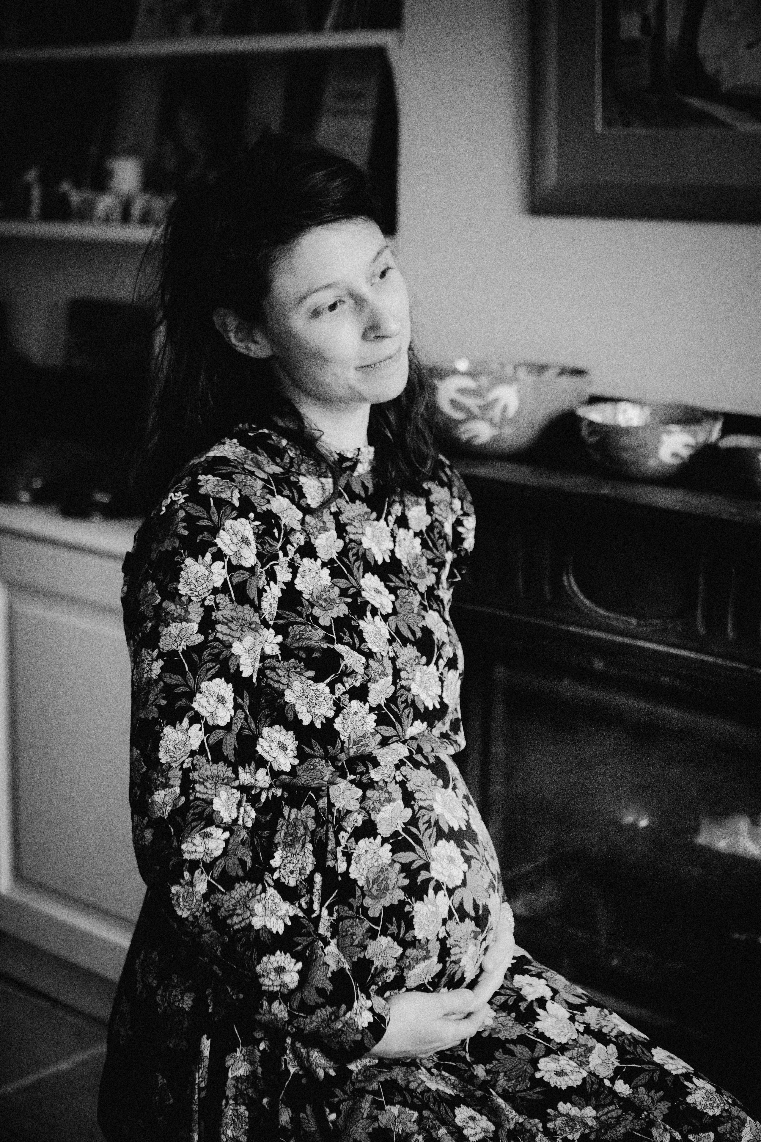 Maternity and newborn photo sessions. Eugenie Smirnova — wedding, corporate and lifestyle photographer in Toulouse and Southwest France