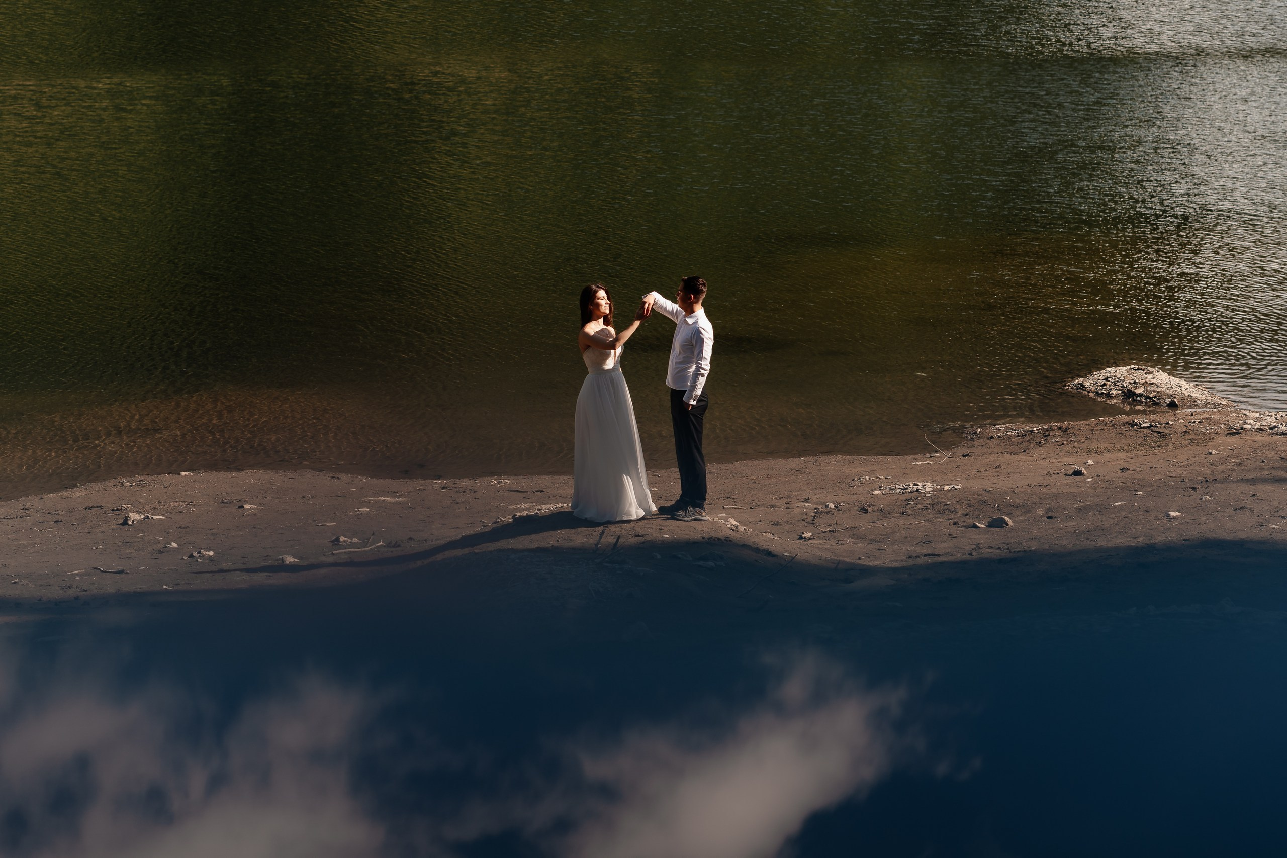 Trash the Dress la Lacul Bolboci  | Mihai Popa Fotograf. Fotograf Nuntă & Botez București - Mihai Popa | Dincolo de oameni, imortalizez emoții!