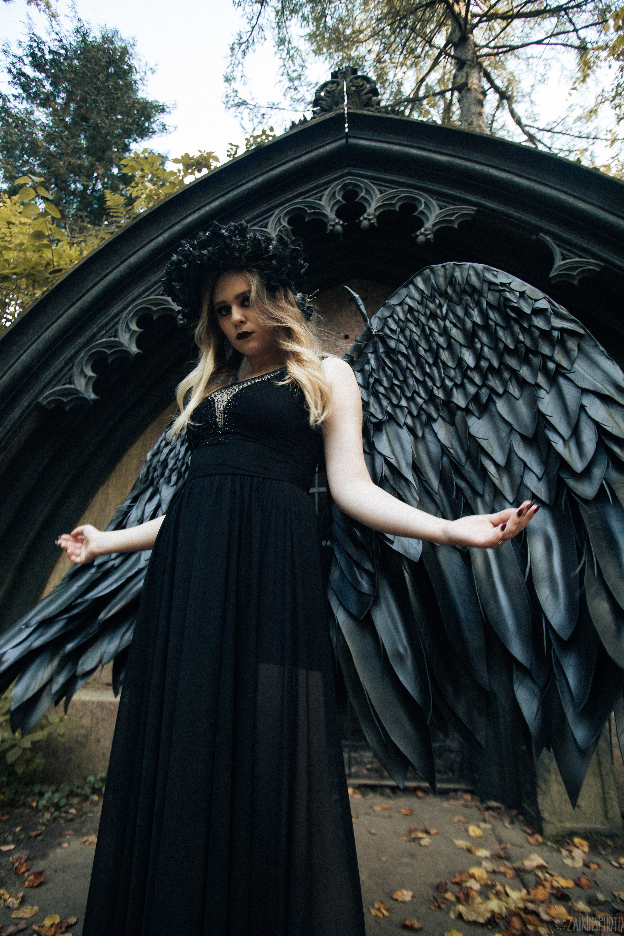 The Dark Autumn. Main