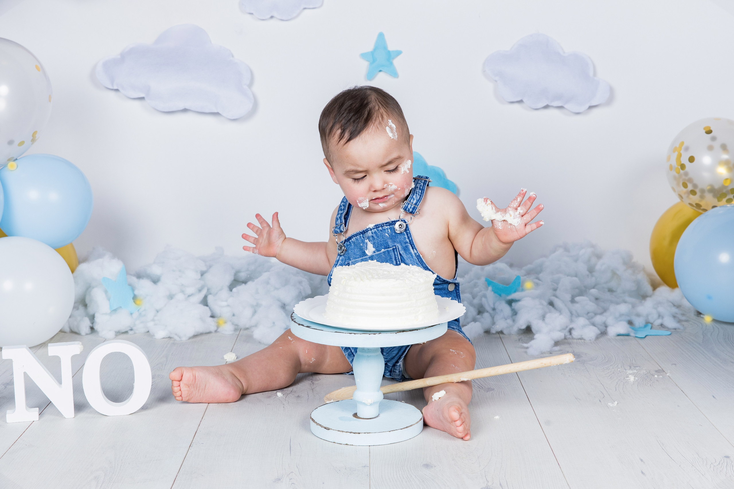 Sesión de Fotos de Cumpleaños en Madrid | Smash Cake, 15, 19, 40 Años – Rainbox Estudio. Rainbox Estudio de Fotografía