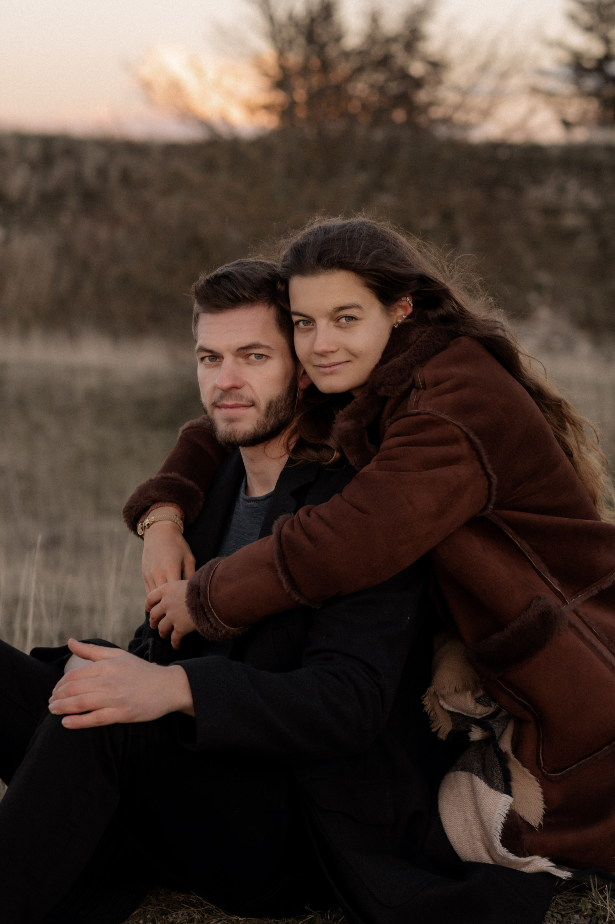 Wenn der Wind flüstert | Paarshooting am Gelben Berg. Фотограф в Нюрнберге Ирина Менерт из Ансбаха