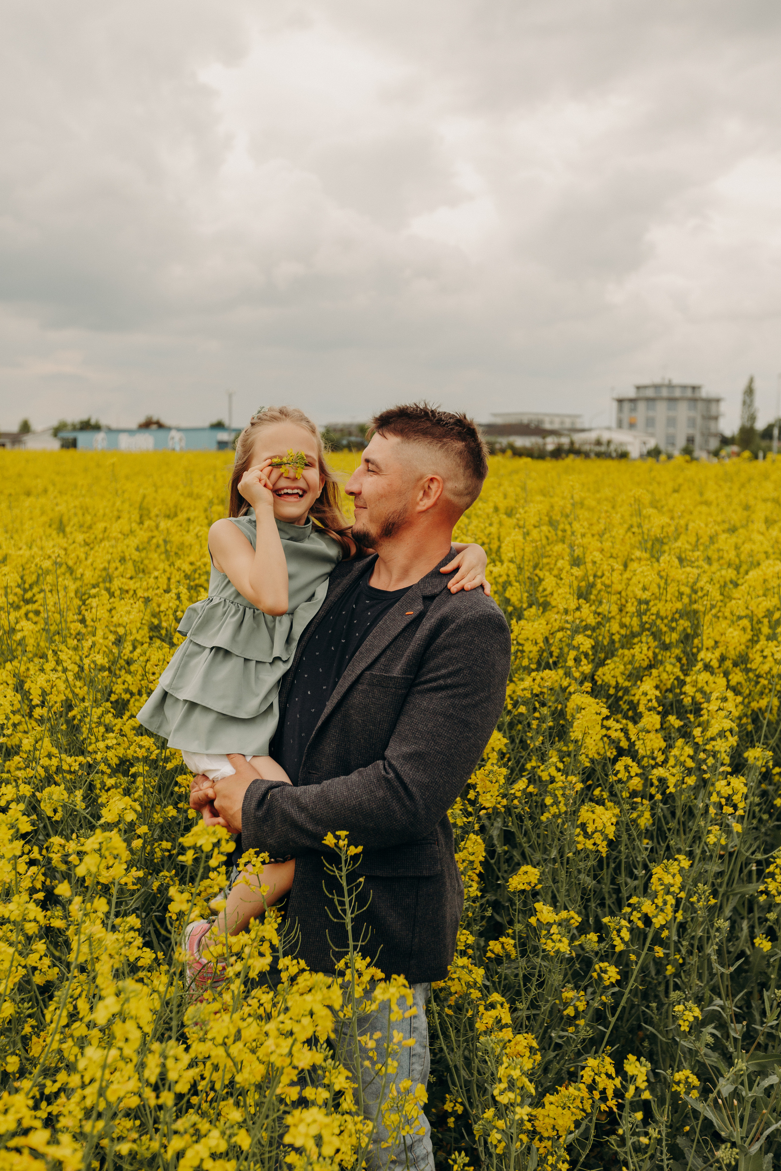 Рапсовое поле. Семейный и свадебный фотограф в Франкфурте на Майне Алина Браун