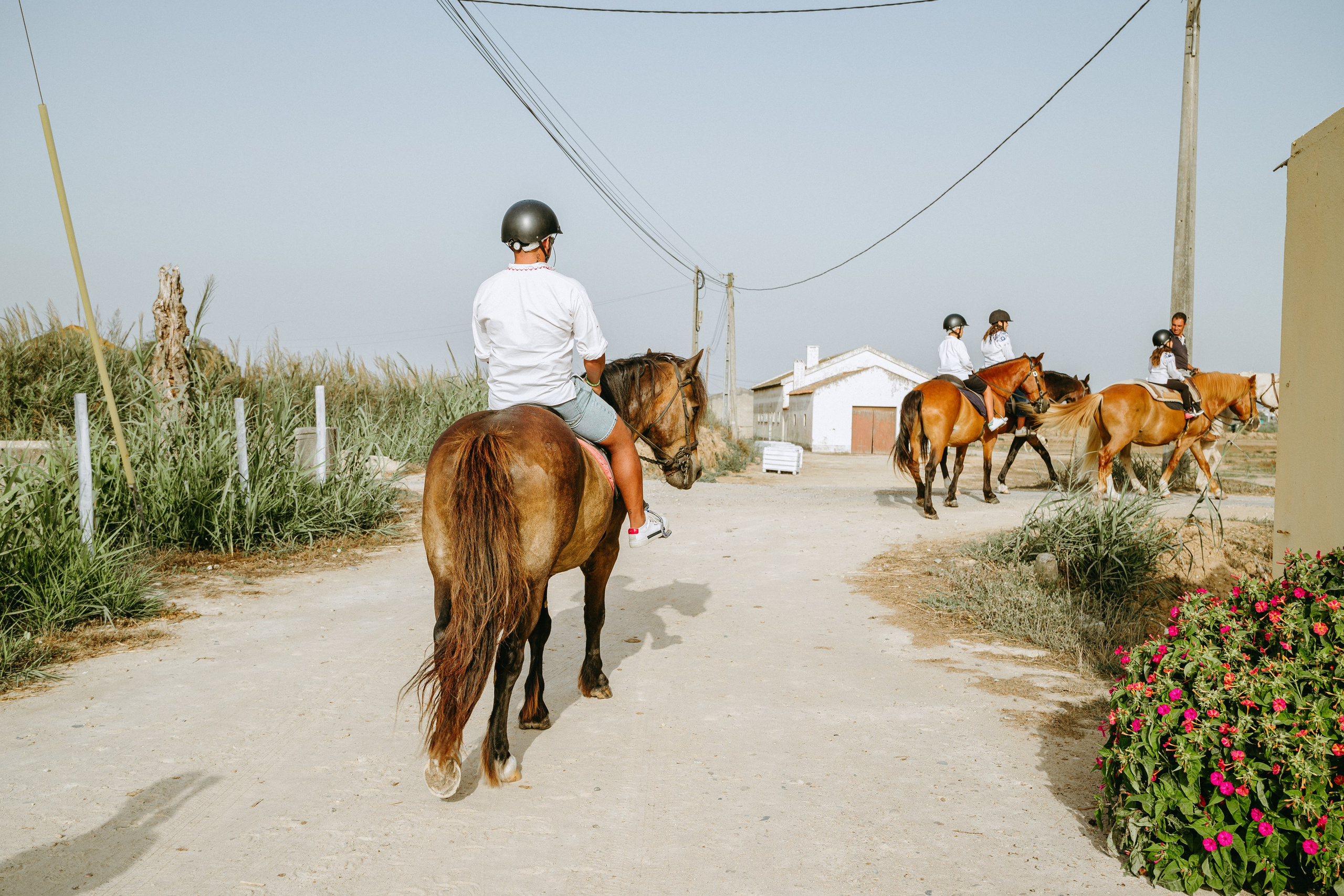 Marlene & Tiago com filhos. Passeios a Cavalo na Praia Peniche | Eco Salgados Agroturismo