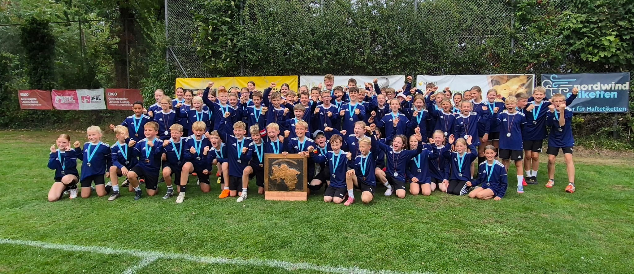 Borgfelderinnen erfolgreich mit der Bezirksauswahl. TSV Borgfeld Faustball