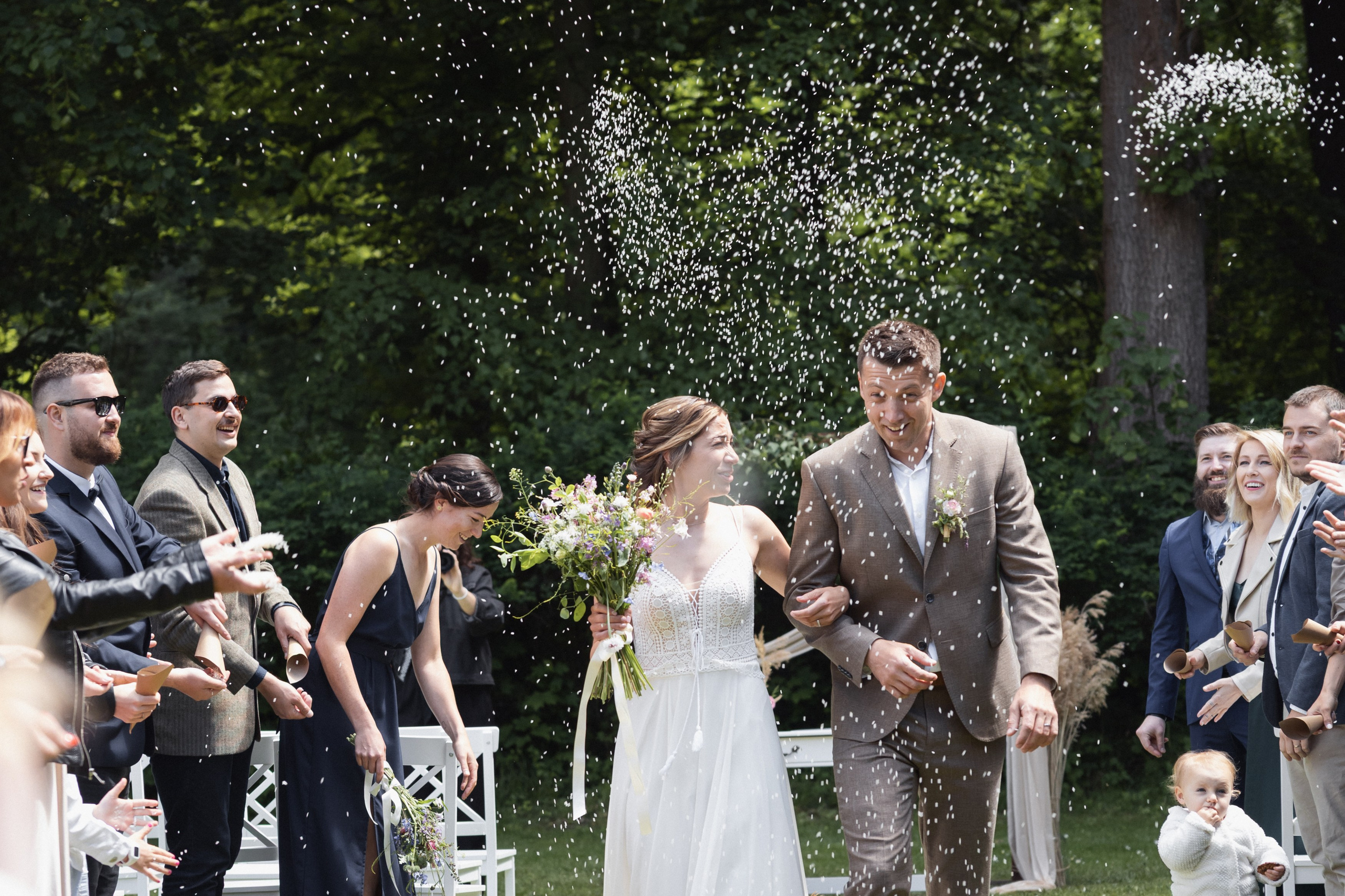 Bride and Groom Photoshoot. Lifestyle and Family Photographer in Pisek Oxana Telupilova