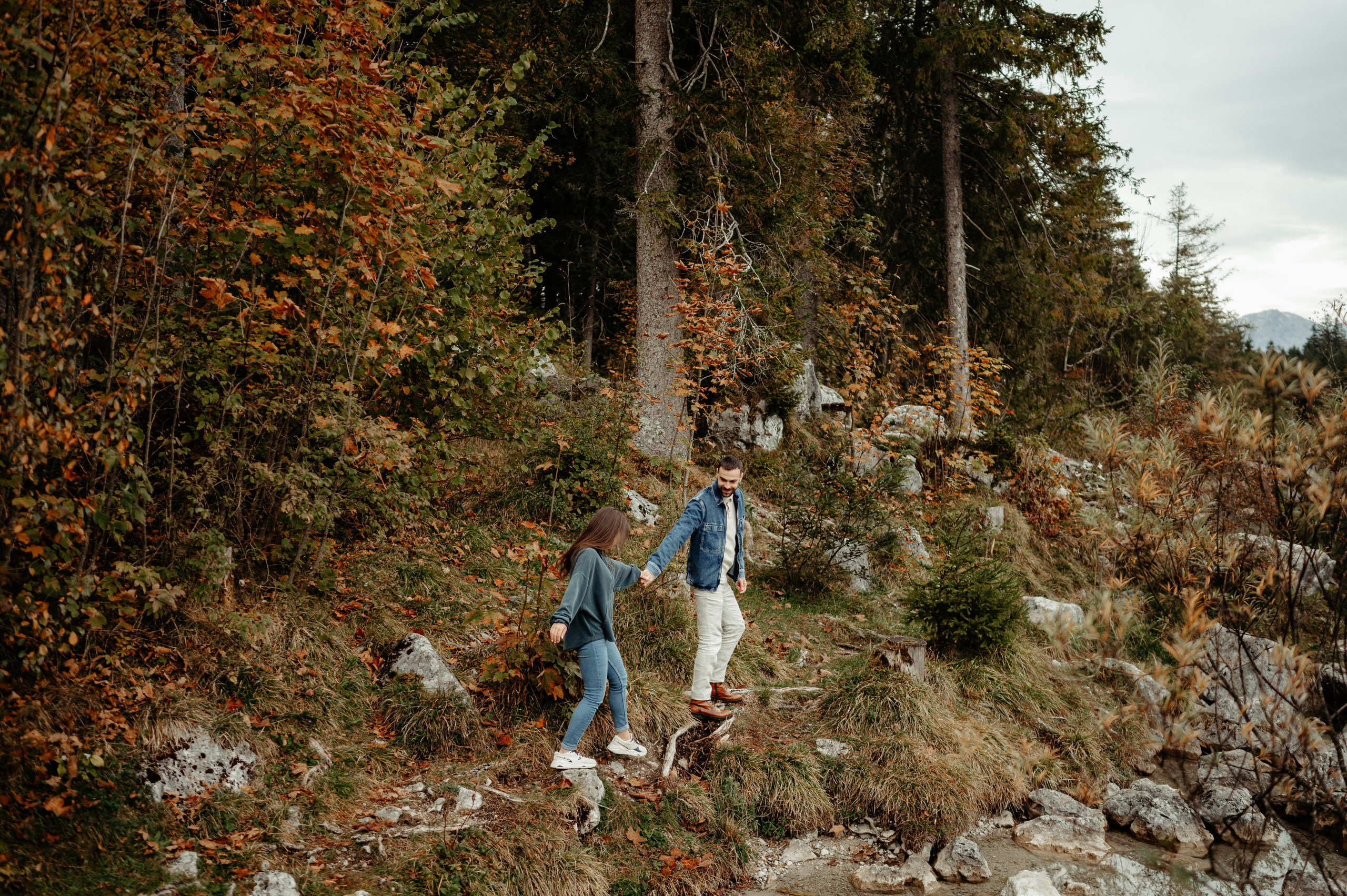 Denis Hanganu din Clanul si sotia lui Raluca, in Hintersee Austria. Proud Vision Weddings | Wedding Photography & Film — Servicii profesionale Foto Video Nunta Iasi