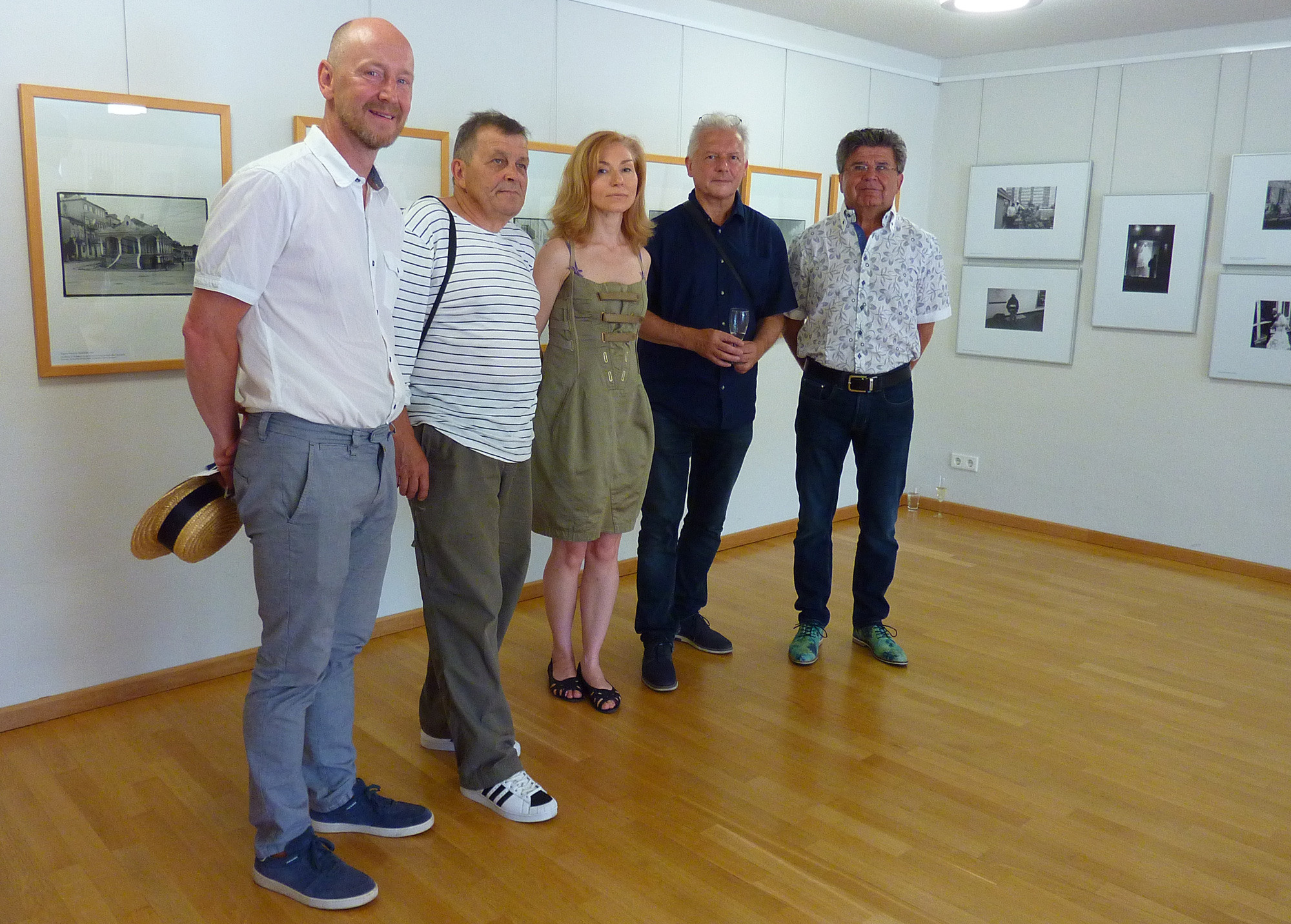 BIO, CRITIQUE ET CONTACT. Natalia Bogdanovska. Films et photographie corporate en France