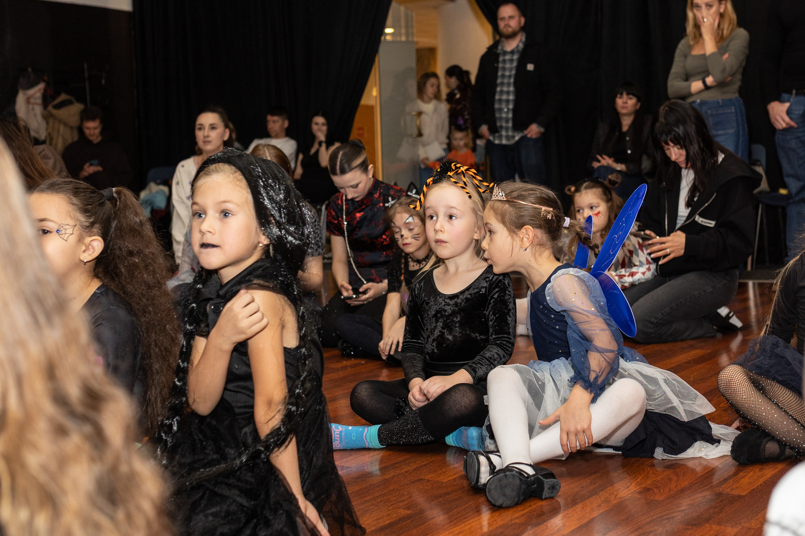 Leo dance studio Helloween 2025. Семейный и детский фотограф в Варшаве Мила Бобровская