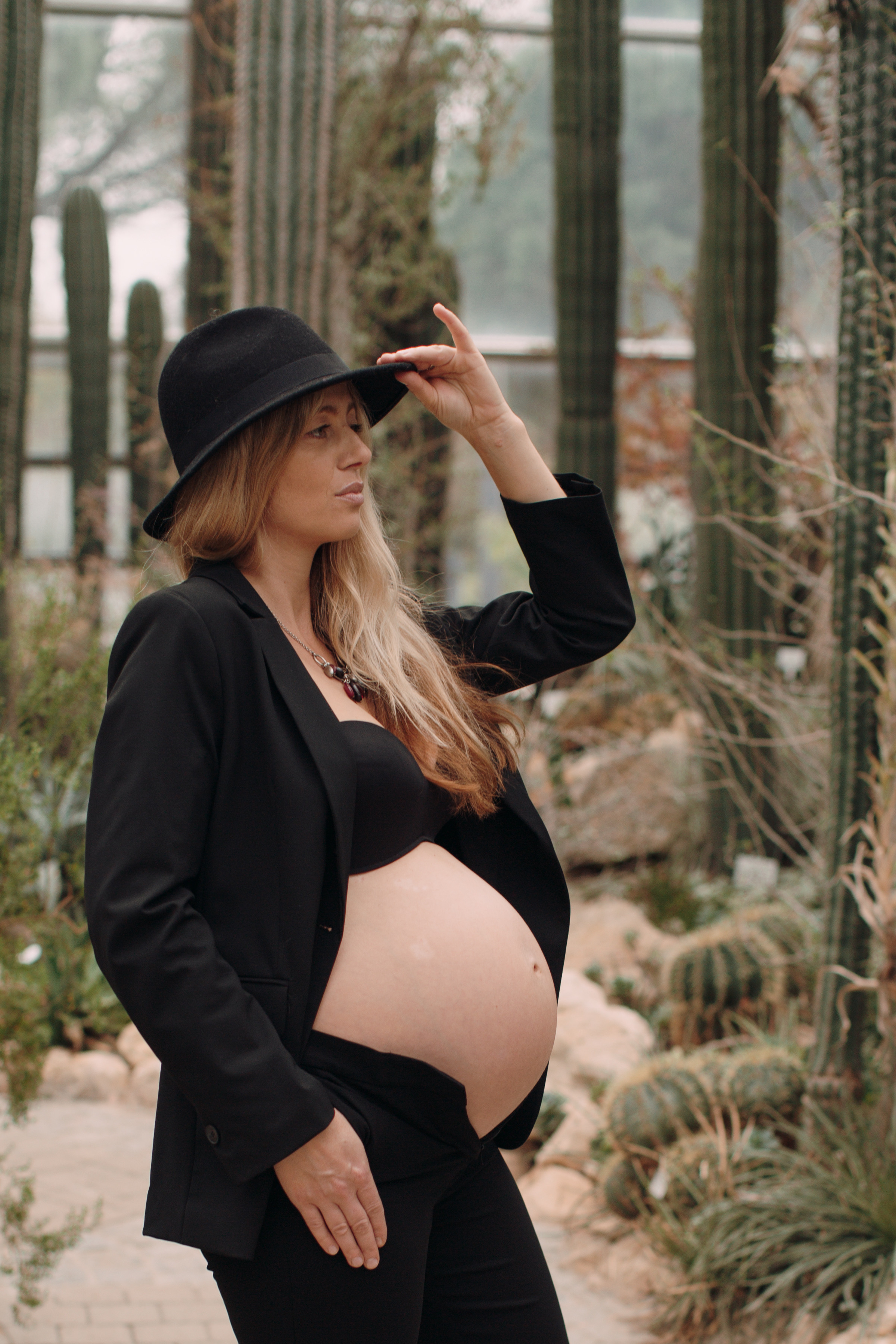 Albina im Garten. Familien- und Hochzeitsfotografin in Frankfurt am Main Alina Braun