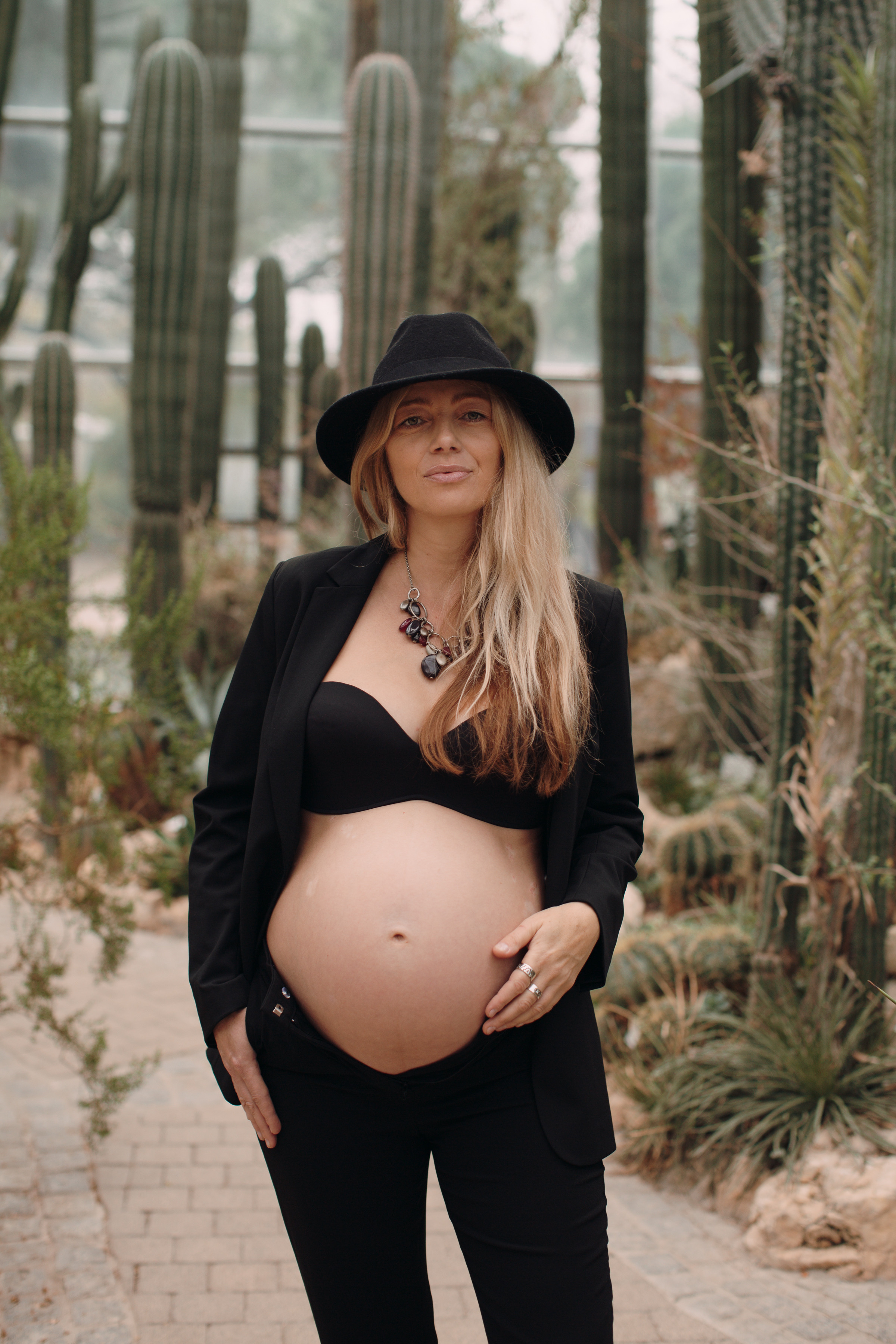 Albina im Garten. Familien- und Hochzeitsfotografin in Frankfurt am Main Alina Braun