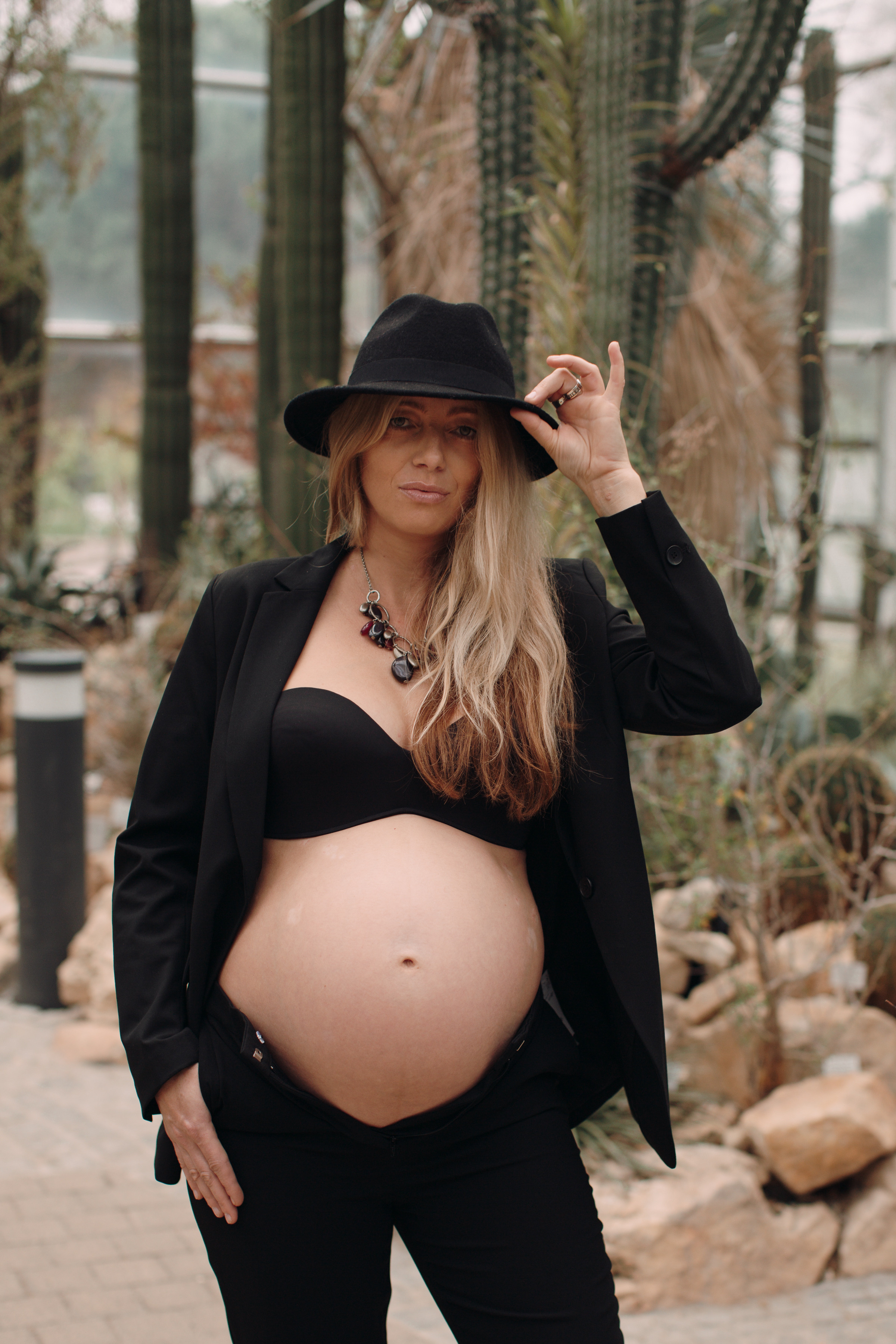 Albina im Garten. Familien- und Hochzeitsfotografin in Frankfurt am Main Alina Braun