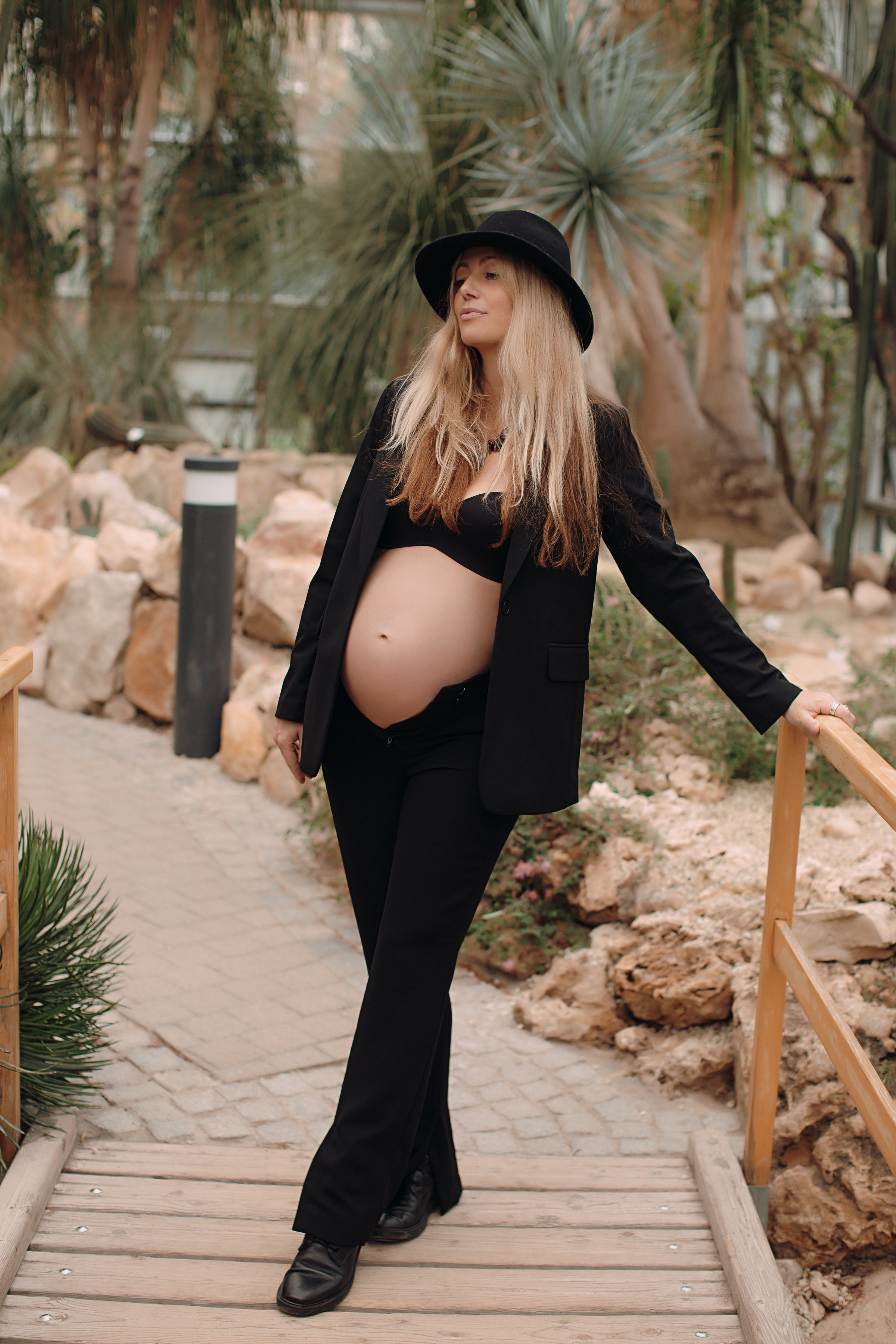 Albina im Garten. Familien- und Hochzeitsfotografin in Frankfurt am Main Alina Braun