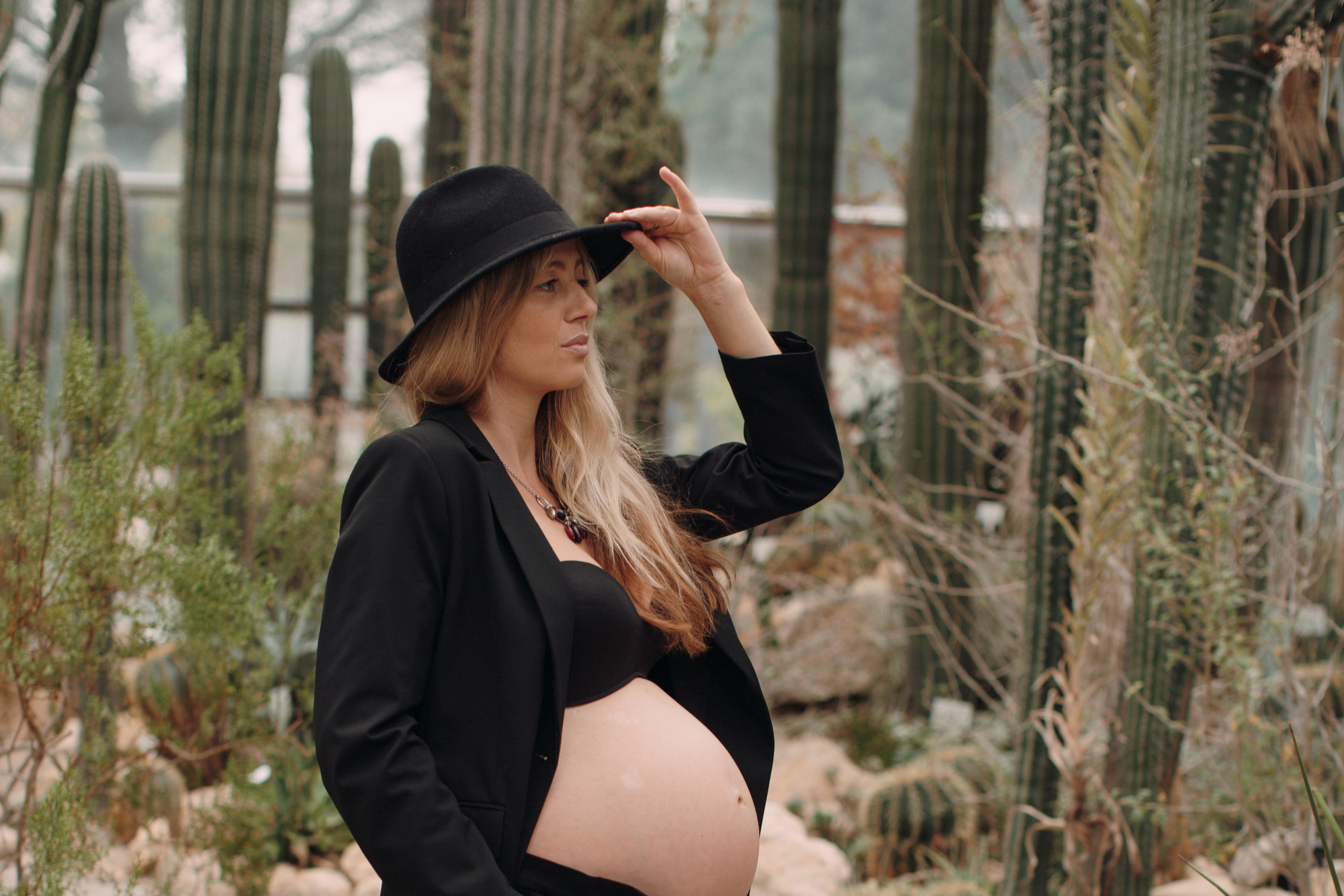 Albina im Garten. Familien- und Hochzeitsfotografin in Frankfurt am Main Alina Braun