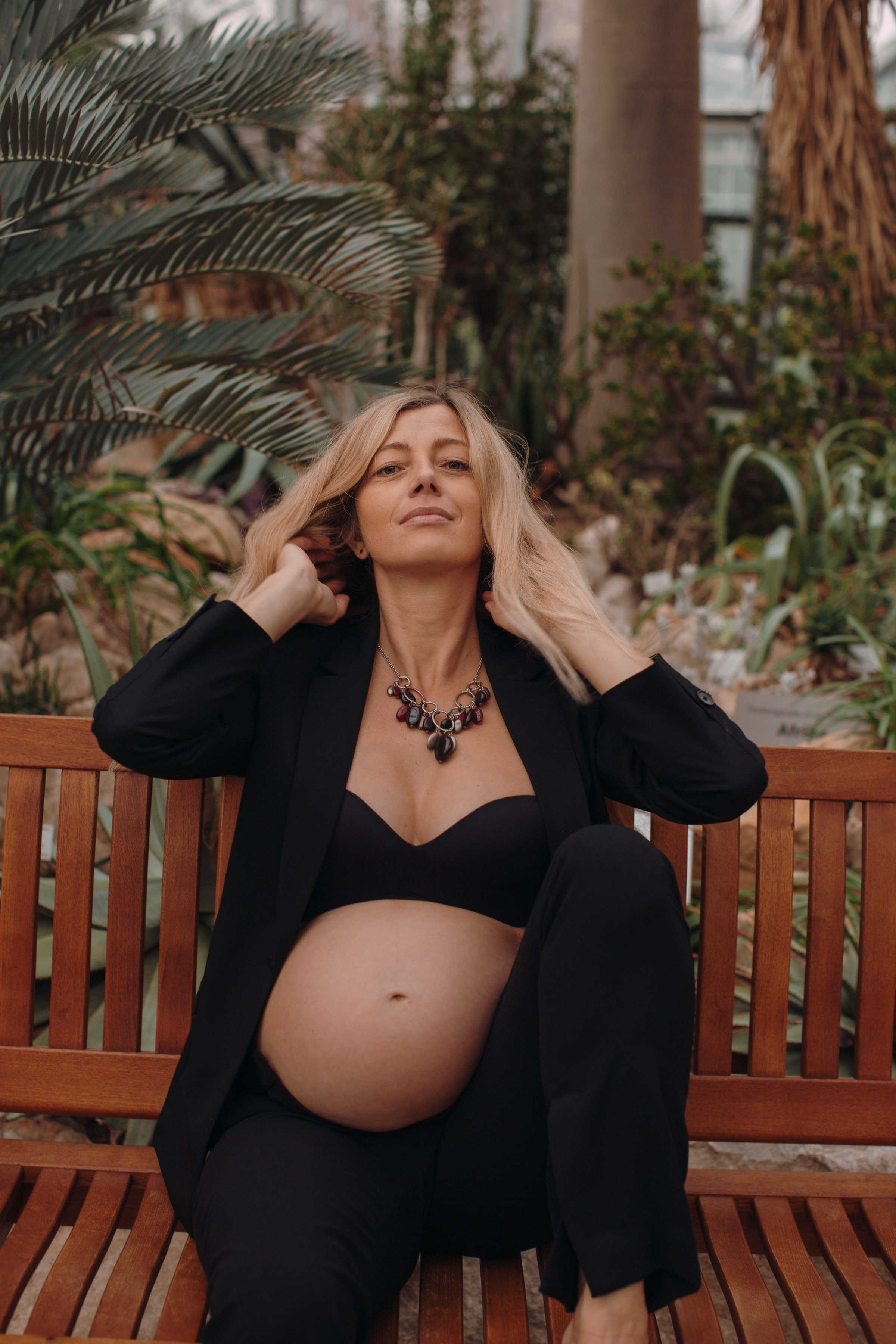 Albina im Garten. Familien- und Hochzeitsfotografin in Frankfurt am Main Alina Braun