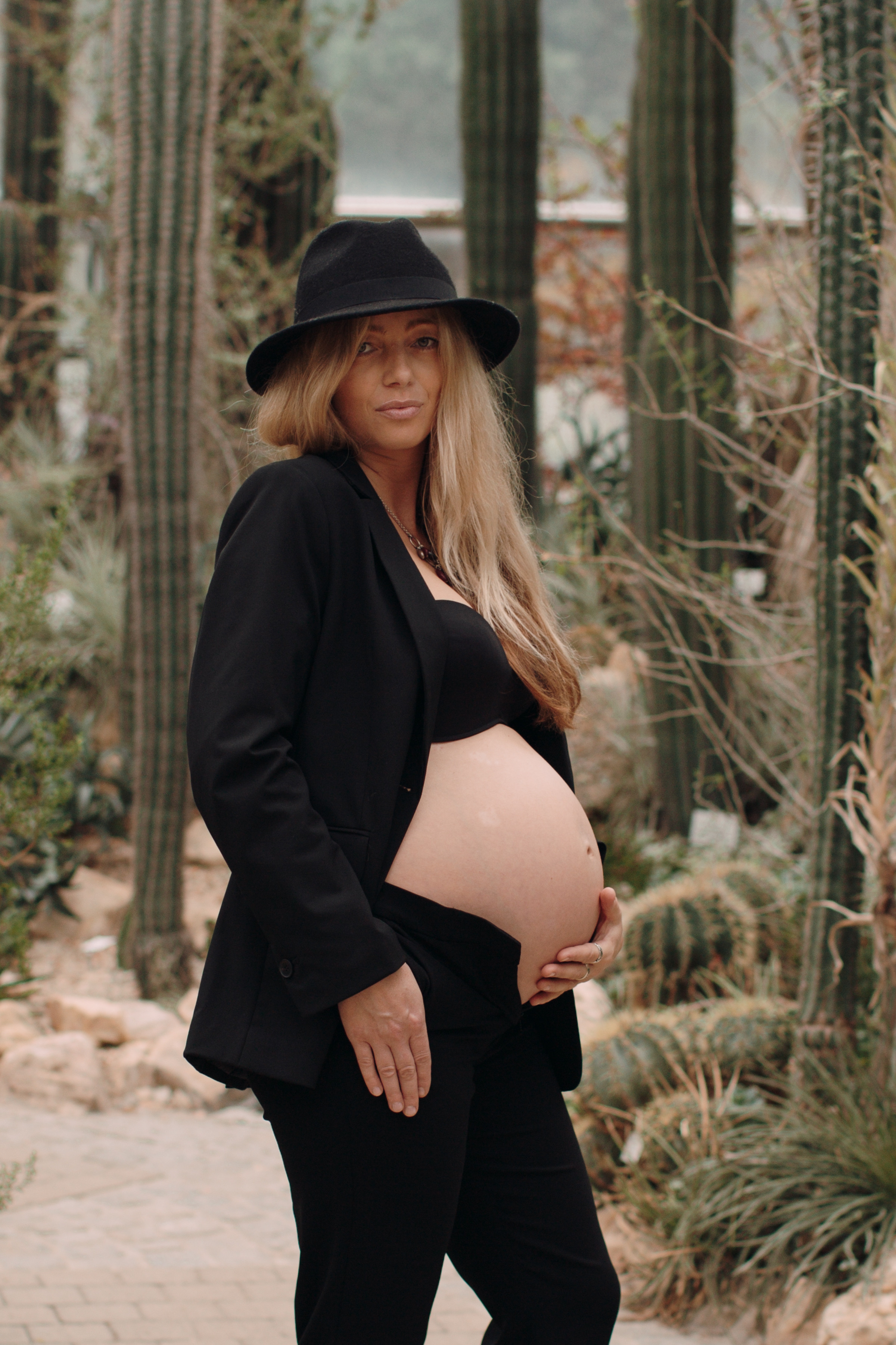 Albina im Garten. Familien- und Hochzeitsfotografin in Frankfurt am Main Alina Braun