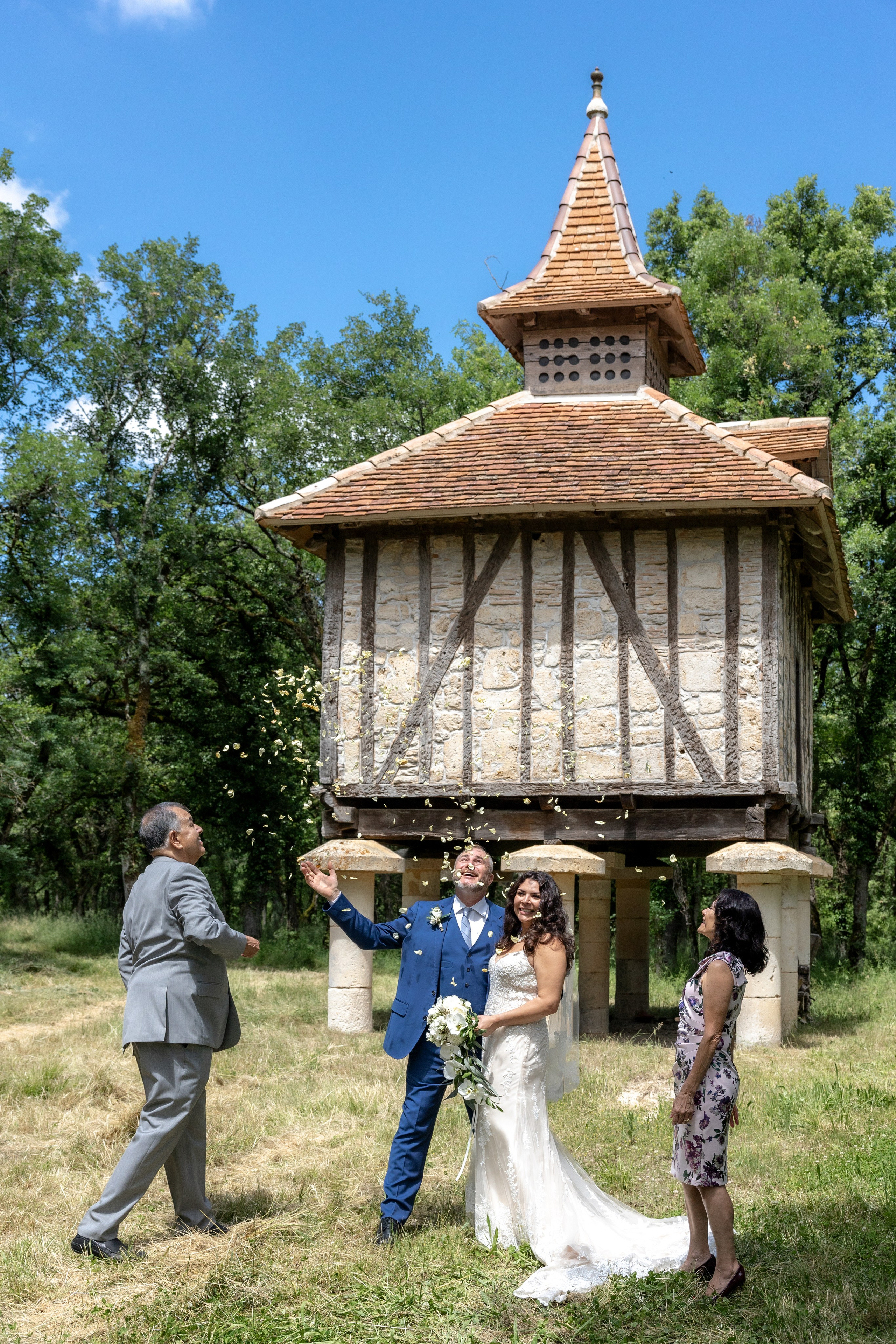 Elopement near Saint-Cirq-Lapopie. Crystal&Robert. Евгения Смирнова — фотограф в Тулузе и юго-западной Франции