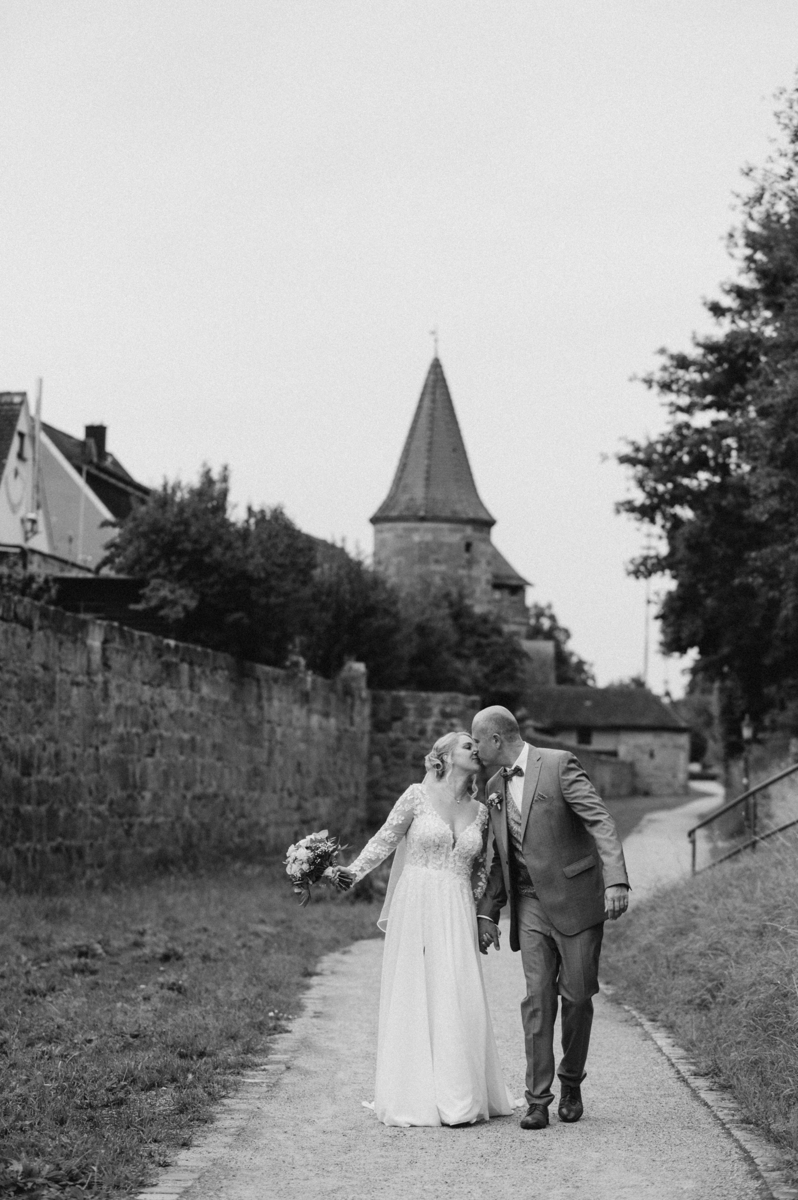PRE-WEDDING IN WOLFRAMS-ESCHENBACH. Photographer in Nuremberg Irina Mehnert from Ansbach