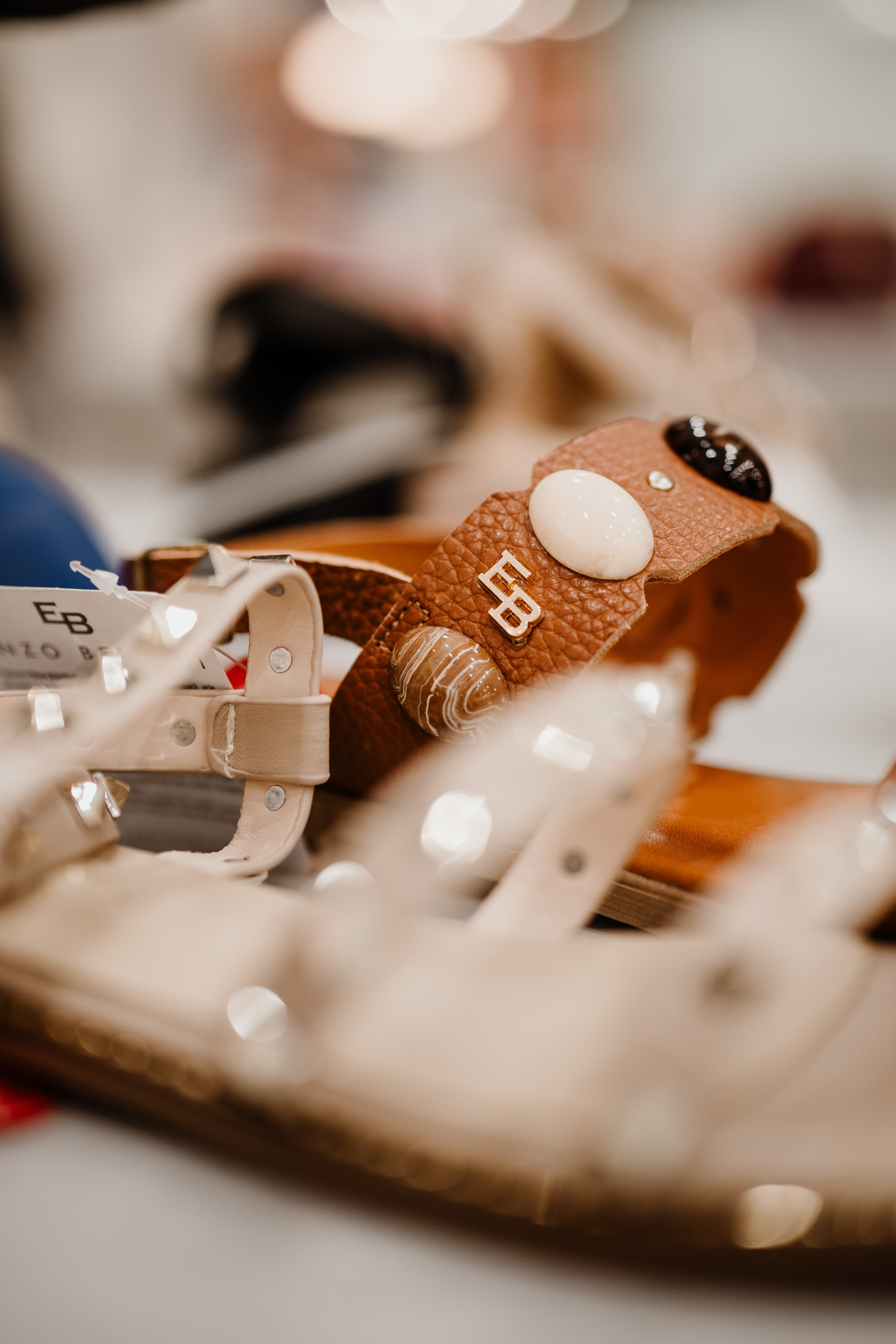 REDESCHIDERE BENVENUTI DEVA. Freesh Media Products