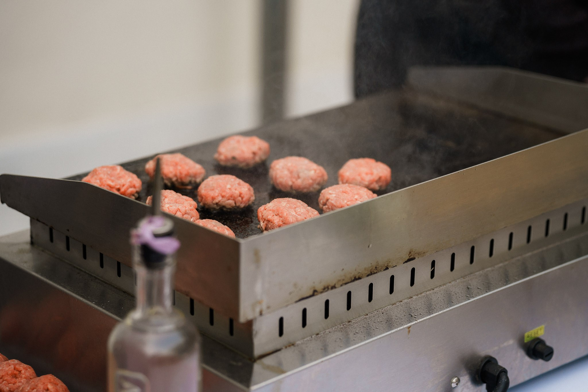 K& F, destination wedding photographer in L’Orangerie de l’Orée du Bois, France