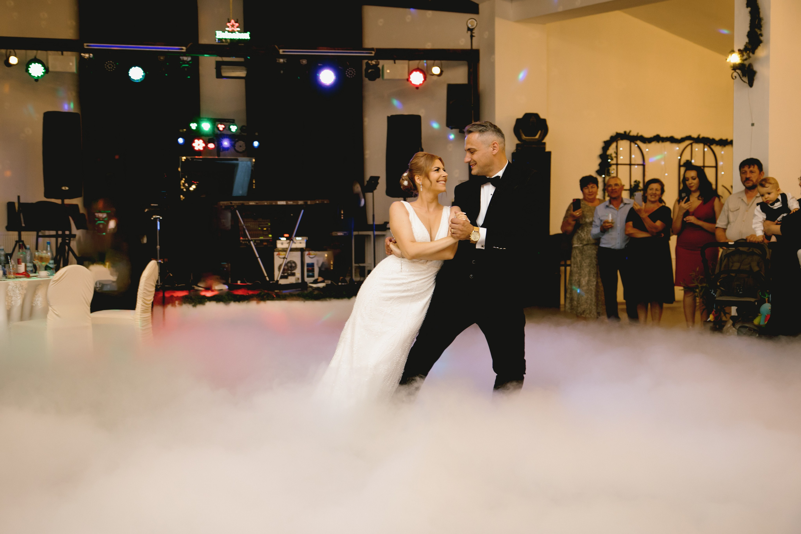 Kristine & Razvan - Rasnov. MDimaFotoStudio. Fotograf de nuntă, evenimente private și de familie