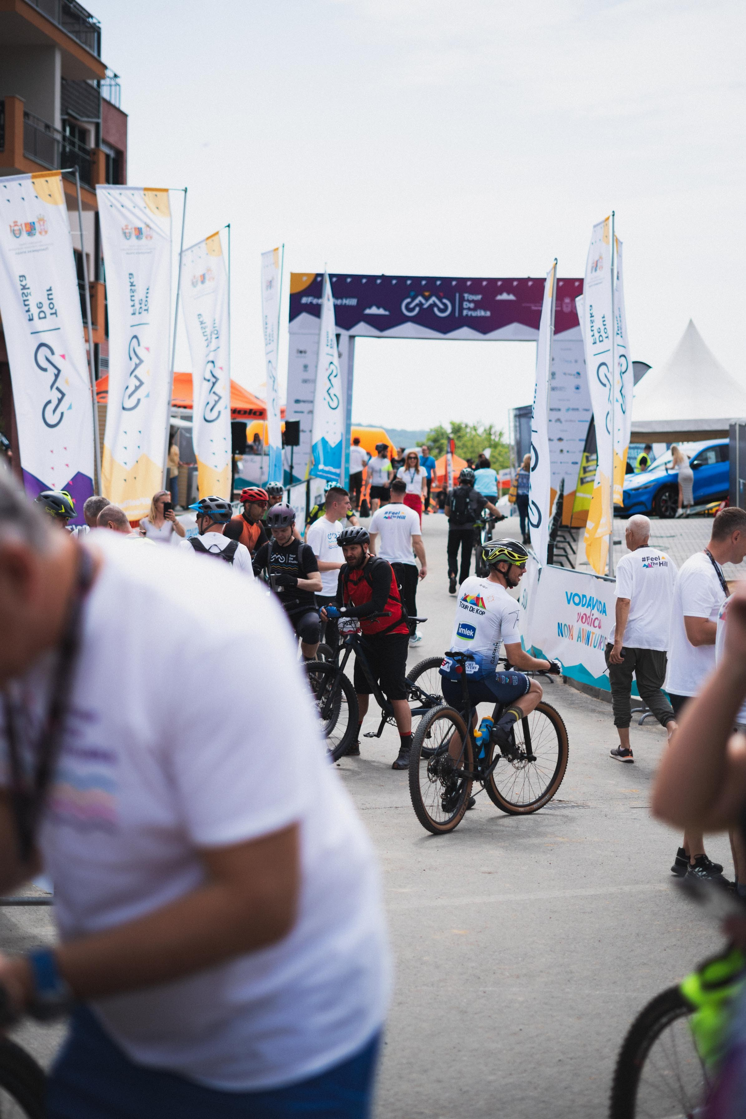 Tour de Fruska. Zhukov studio