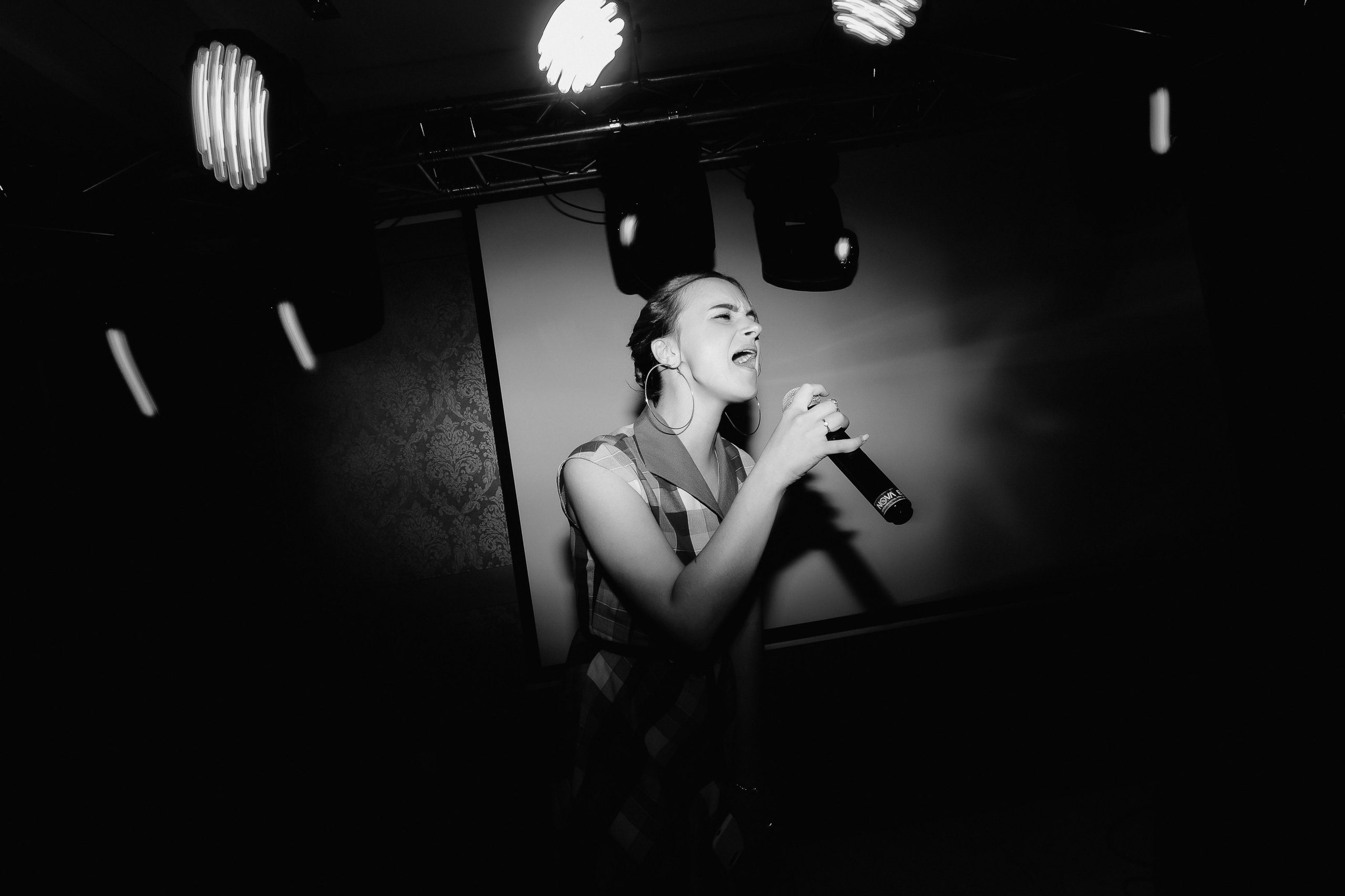 Dragoste pe buze. Servicii Foto Video în Chișinău și Europa ID-Brothers