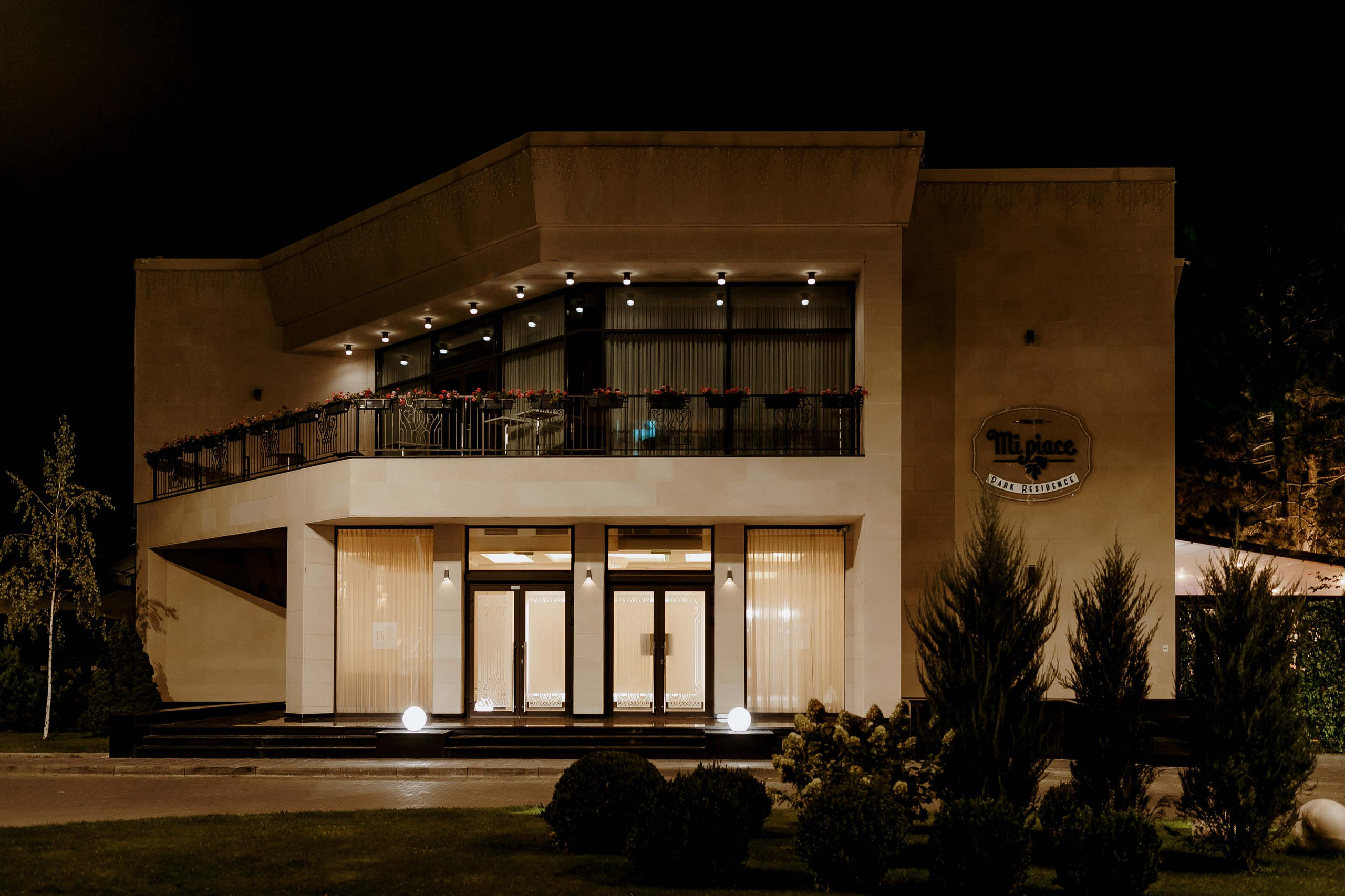 Dragoste pe buze. Servicii Foto Video în Chișinău și Europa ID-Brothers