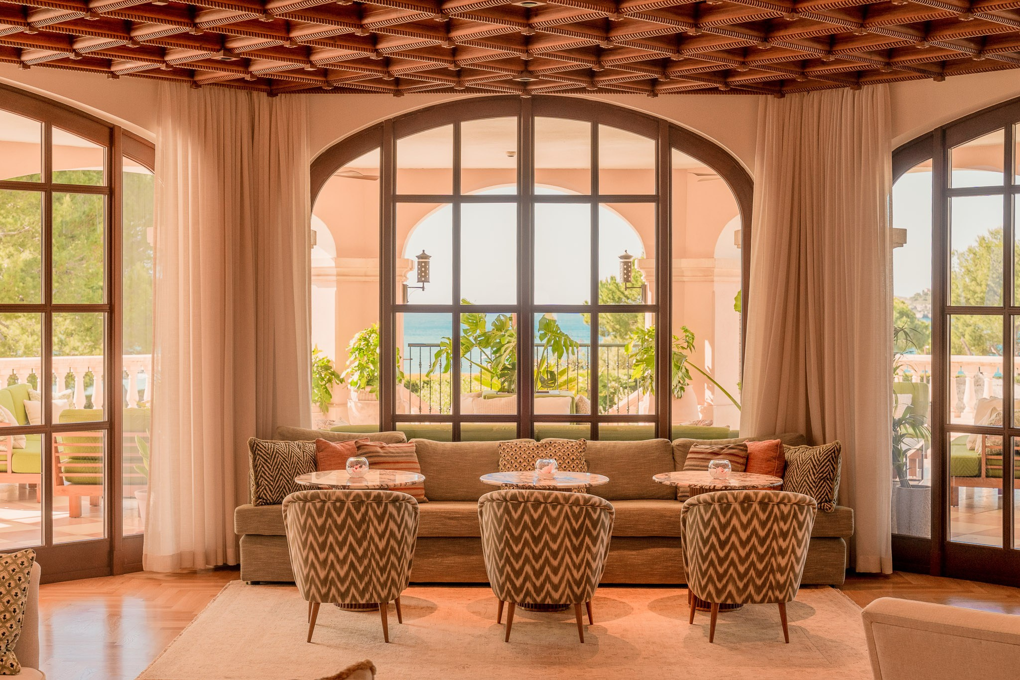 Fotografía comercial en el bar del St. Regis Mardavall. Mallorca Wedding, Corporate & Social Photographer