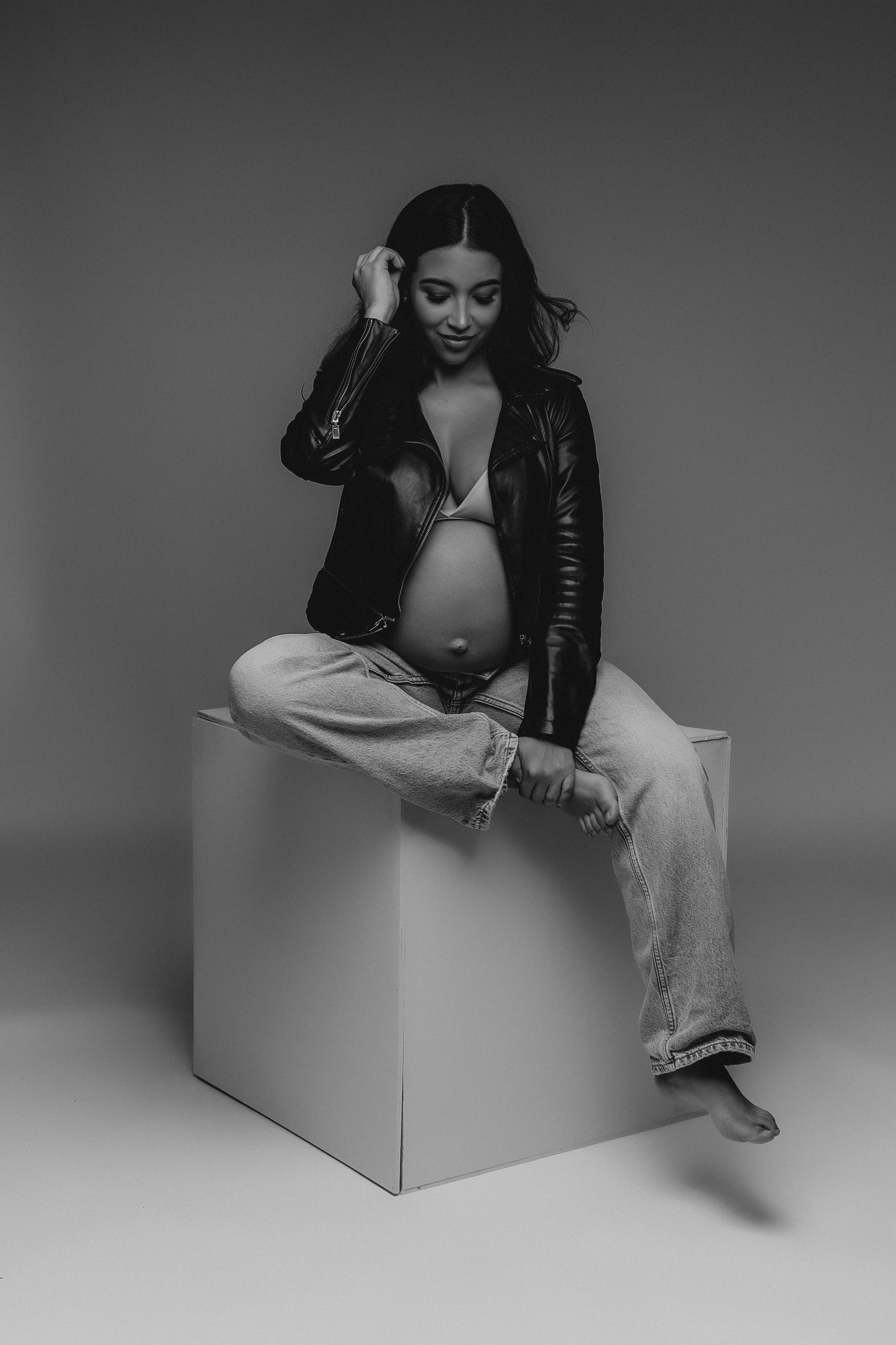 STUDIO: Barbara. Maternity/Love story/Wedding photographer