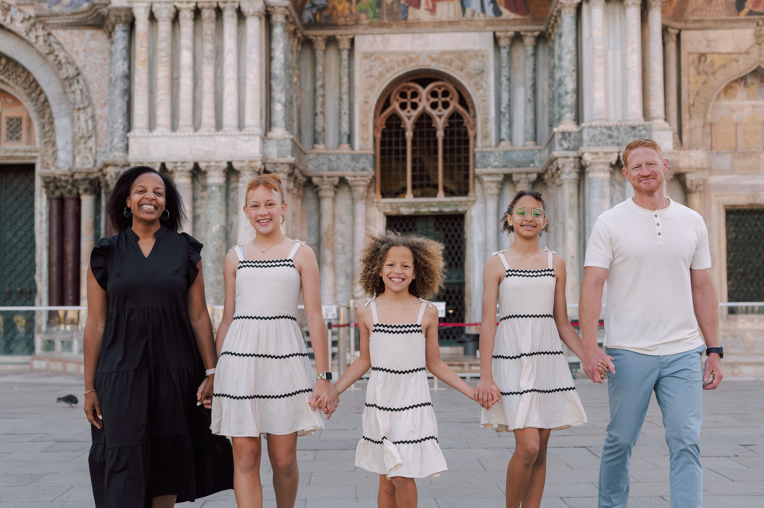 Eliza, Elena, Elliana, Teresa and Brad. Photographer in Venice Anna Terzi