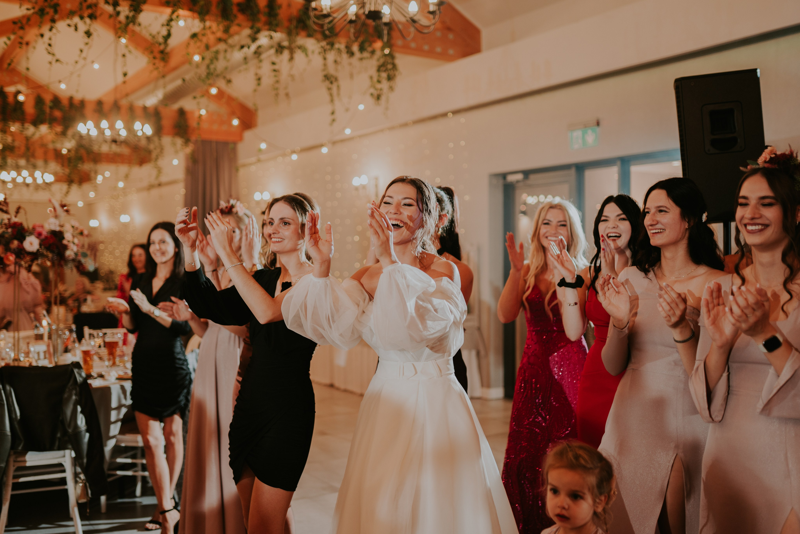 Sala Koralowa w Jaworzu: Opowieść o ślubie Nikoli i Kacpra. Karkowskafoto - fotografia miłości