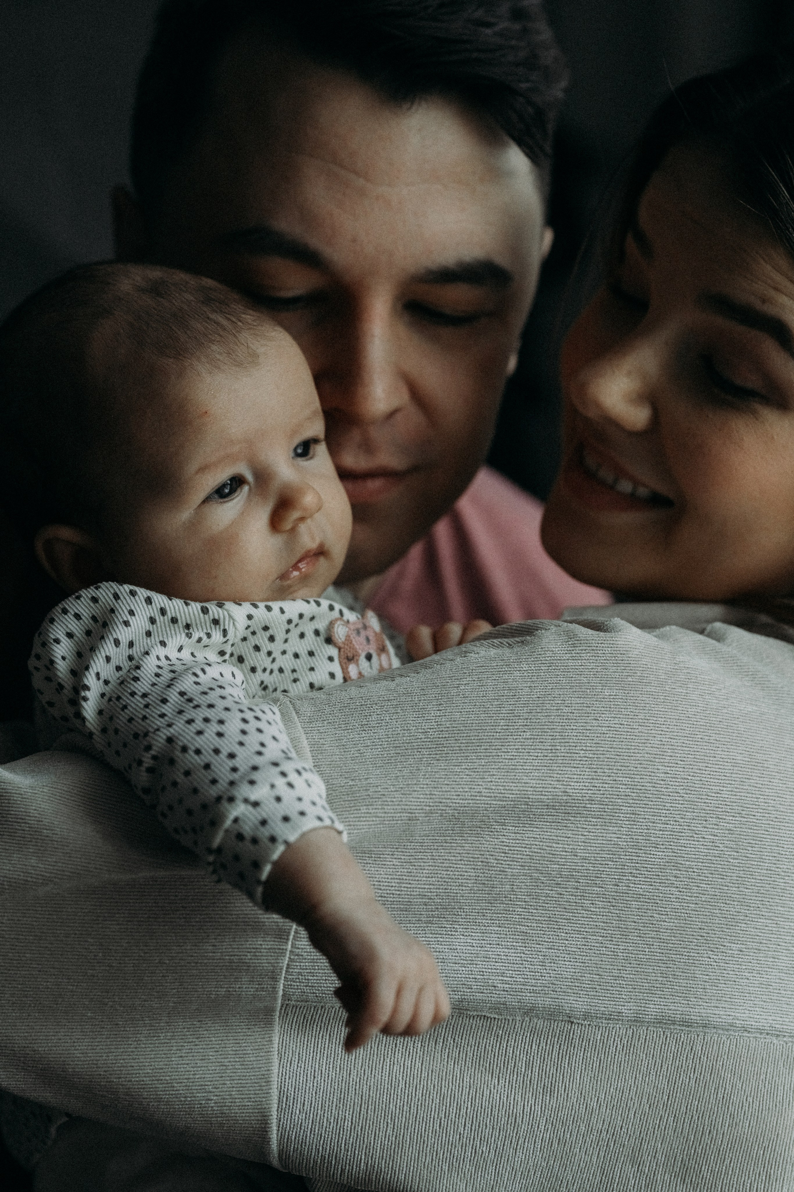 Family, bnw, photoshoot. Wedding and portrait photographer in Helsinki Vickan O