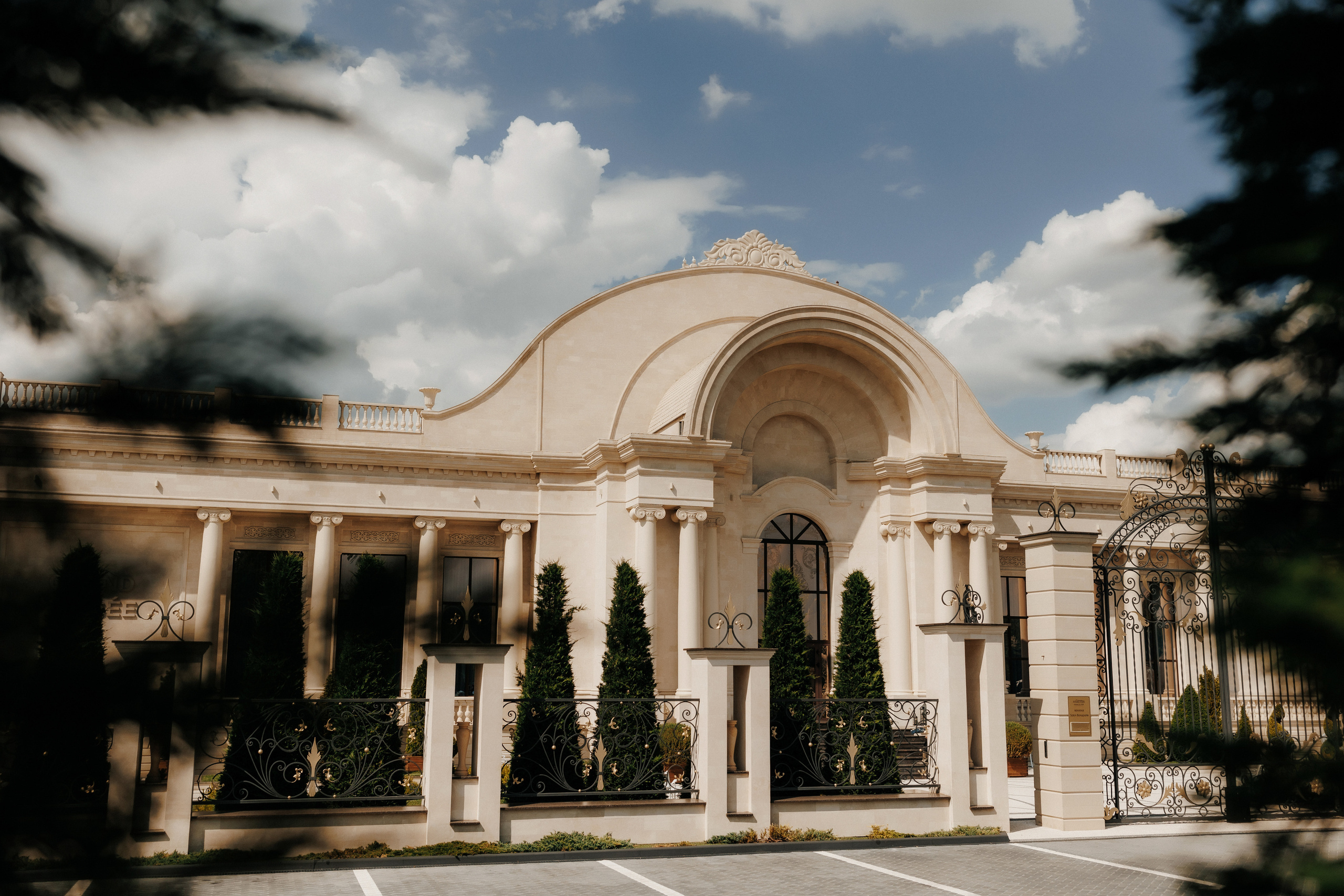 2 4ever. Servicii Foto Video în Chișinău și Europa ID-Brothers