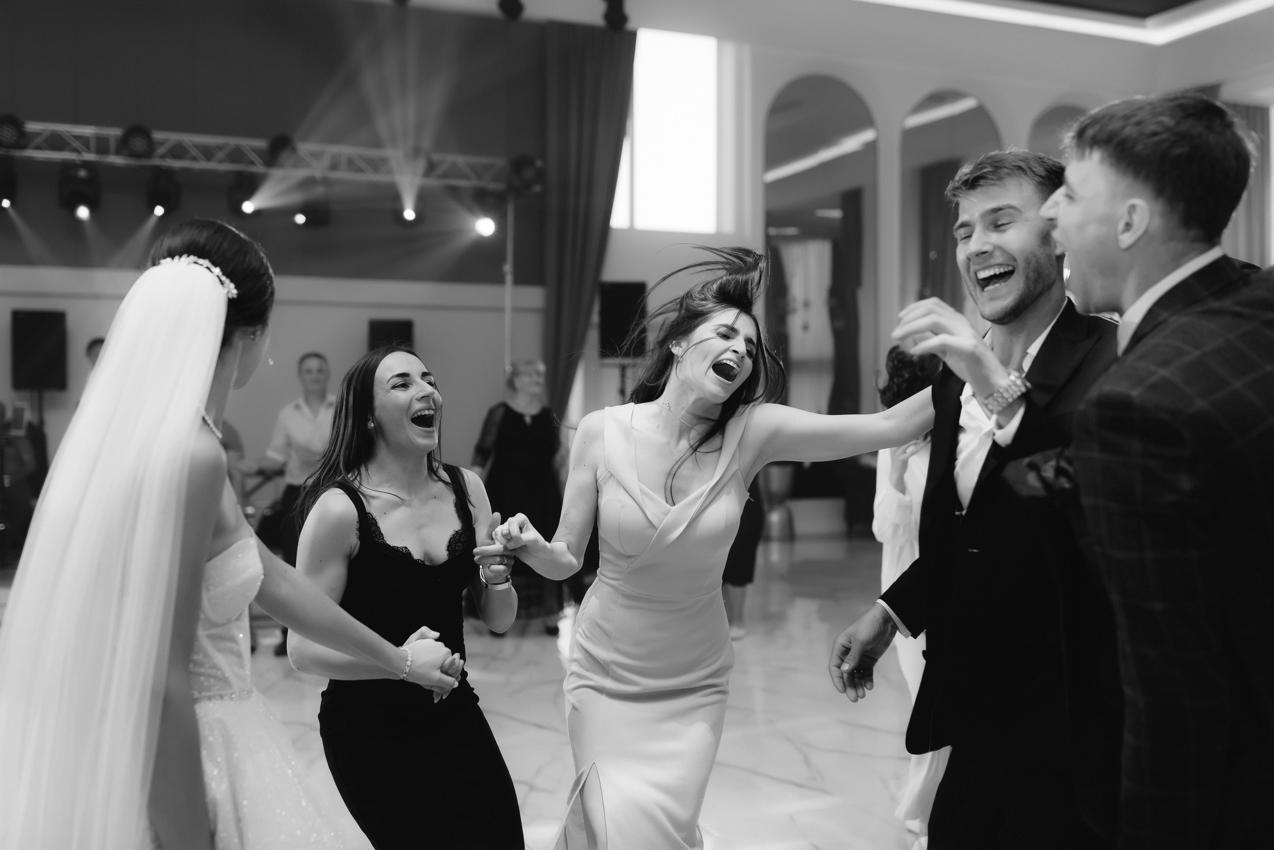 Alături de tine sunt o stea. Servicii Foto Video în Chișinău și Europa ID-Brothers