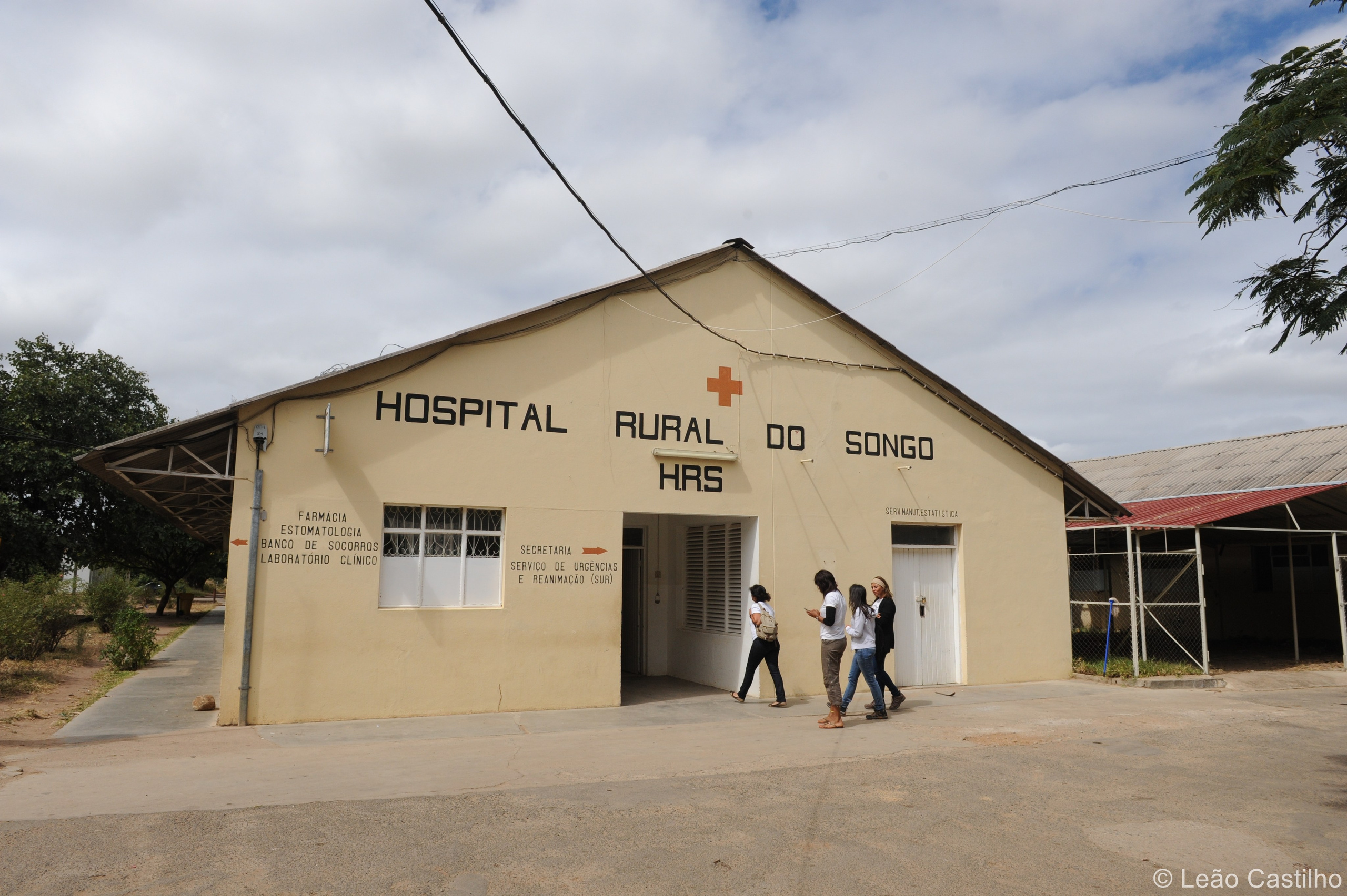 Photos of volunteer work in Mozambique. Simbahalu