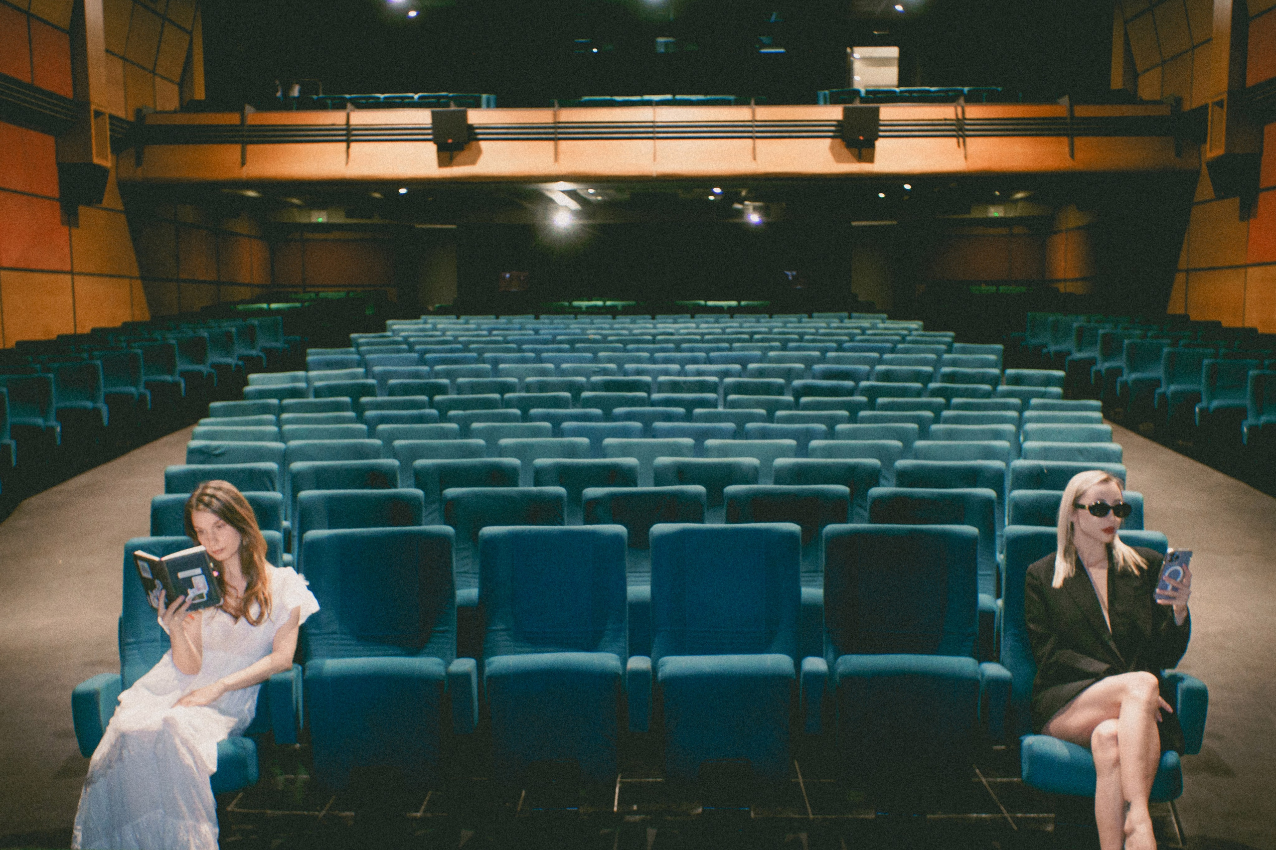 Parallels Photo project with Alina and Eleni. Photographer in Greece Kristina