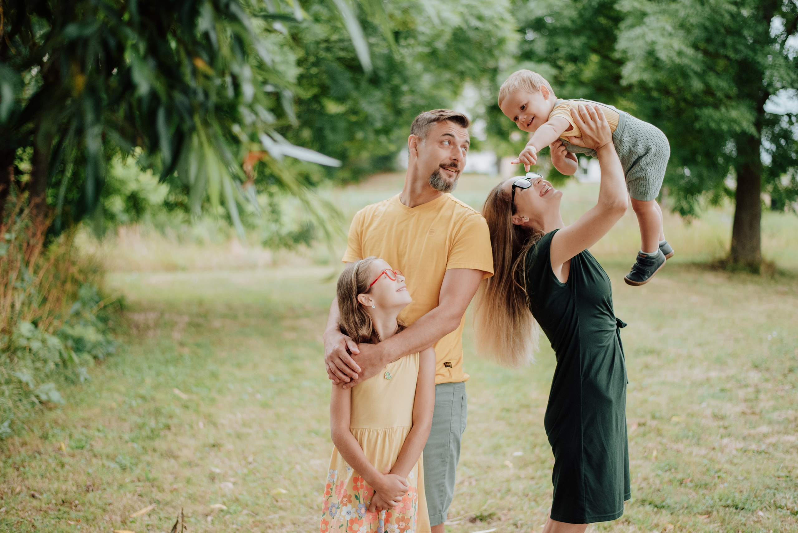 Hanka and family. Lifestyle, wedding and family photographer