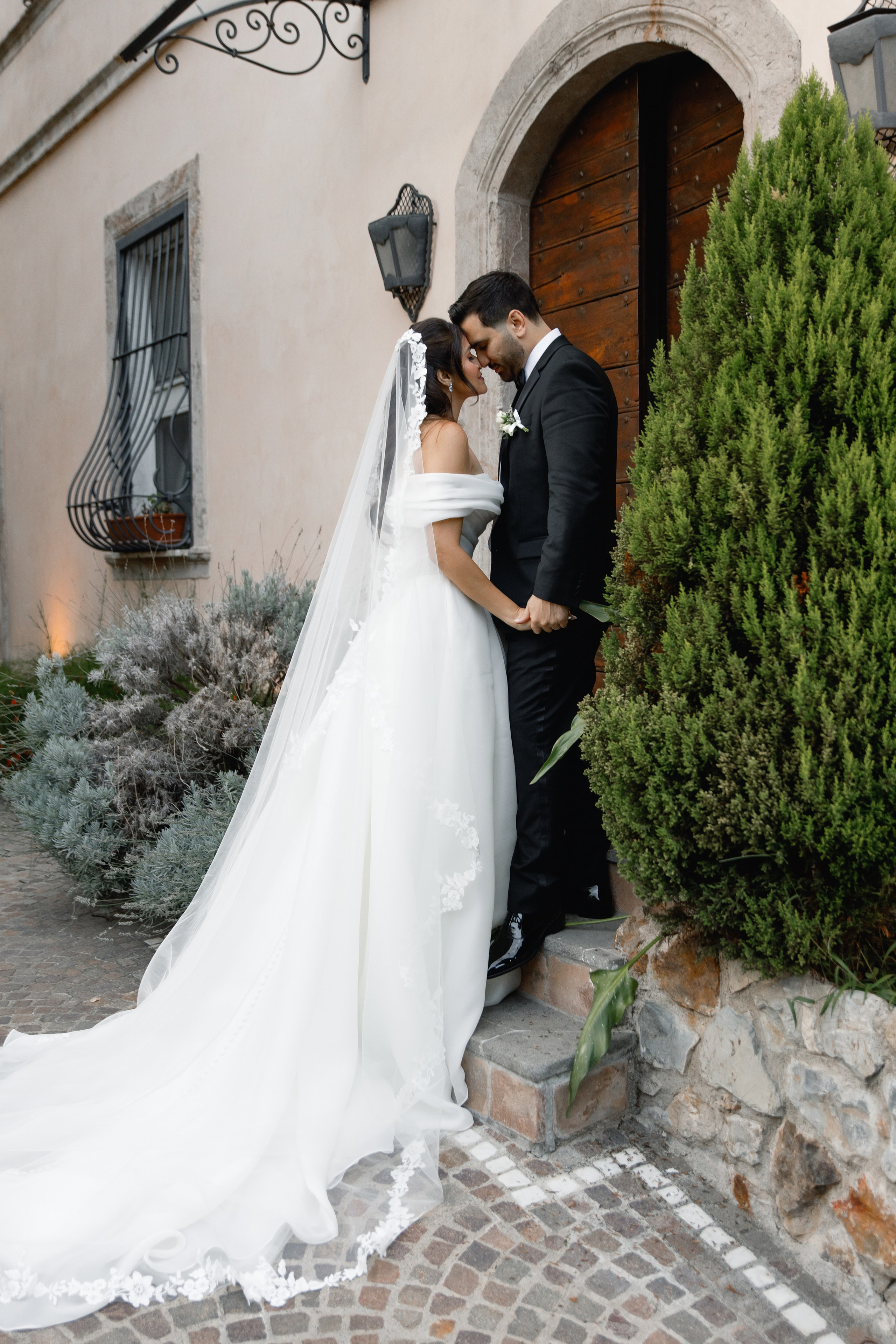 Wedding photographer Italy Rome, Tuscany, Lake Como, Sicily, Puglia. Wedding Photographer Rome Tuscany Como Sicily Puglia Amalfy Italy- Oksana Savenchuk