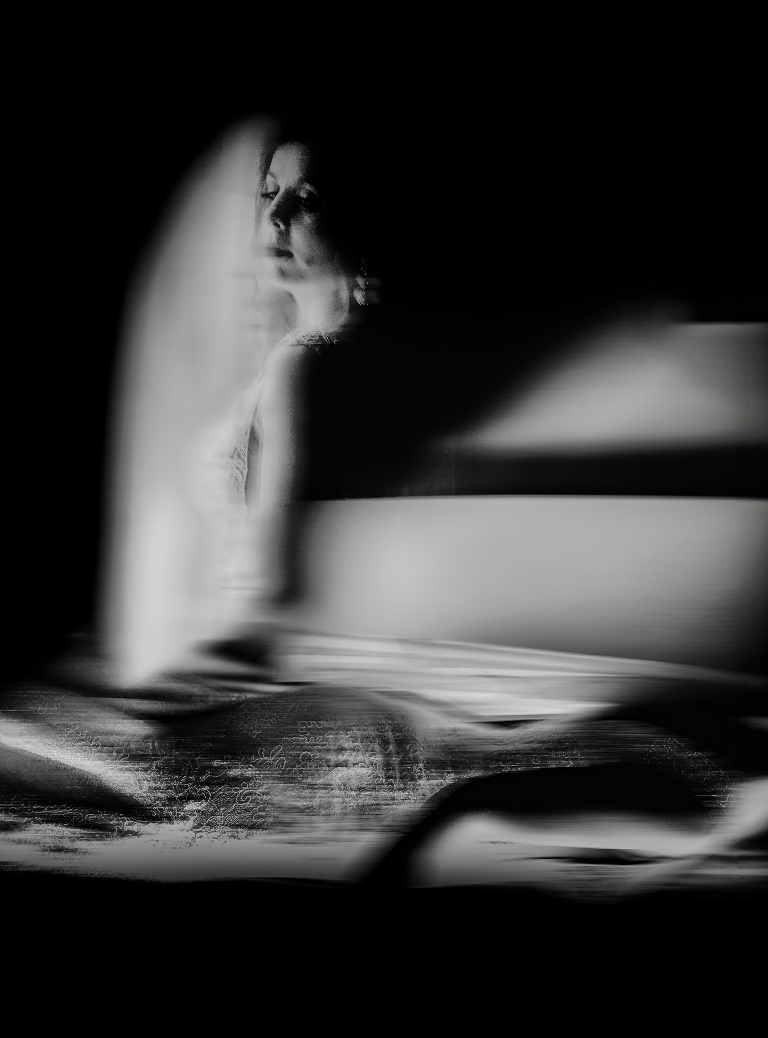 Fotograf profesionist de nuntă. Cu o abordare creativă și tehnici unice, spunem povestea voastră prin imagini pline de iubire și naturalețe. Descoperă arta fotografiei de nuntă . Fotograf Iasi, fotograf de nunta Suceava. Fotografii de nuntă. Pachet fotografii de nuntă. Fotograf Iasi, fotograf Suceava, fotograf Botosani, fotograf Romania. Servicii foto nuntă. Servicii foto-video.