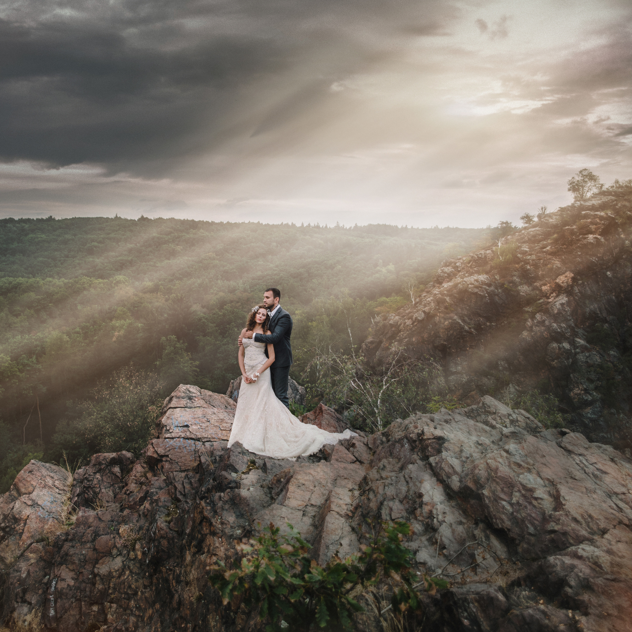 A&L elopement. Wedding and portrait photographer in Poland Vitali Frozen
