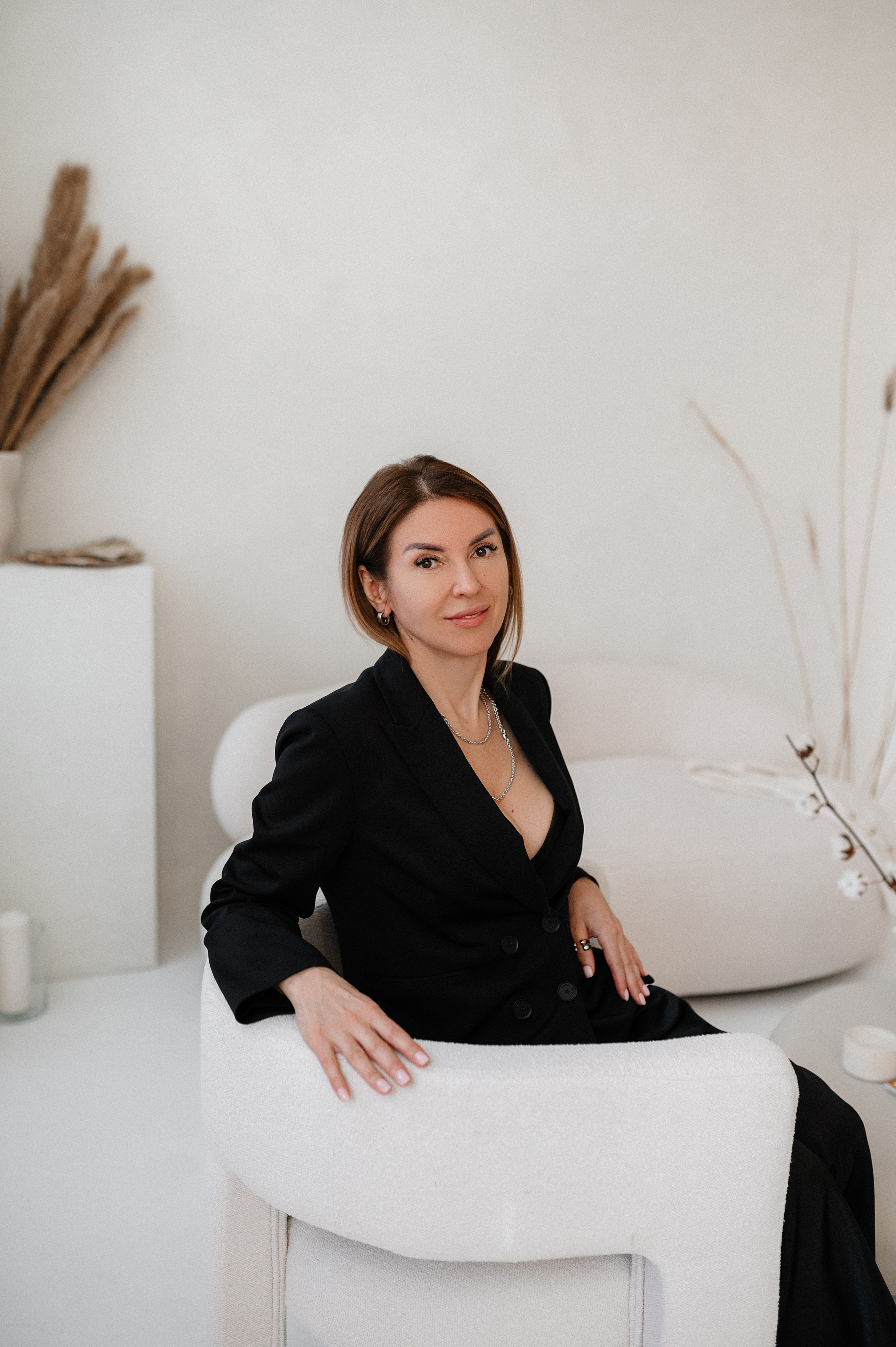 Beauty by Vovk cosmetologist in Prague. ANNA-MARIA PHOTO CONTENT CREATOR — fotograf, estét, umělec a vizuální expert na Instagram v Praze