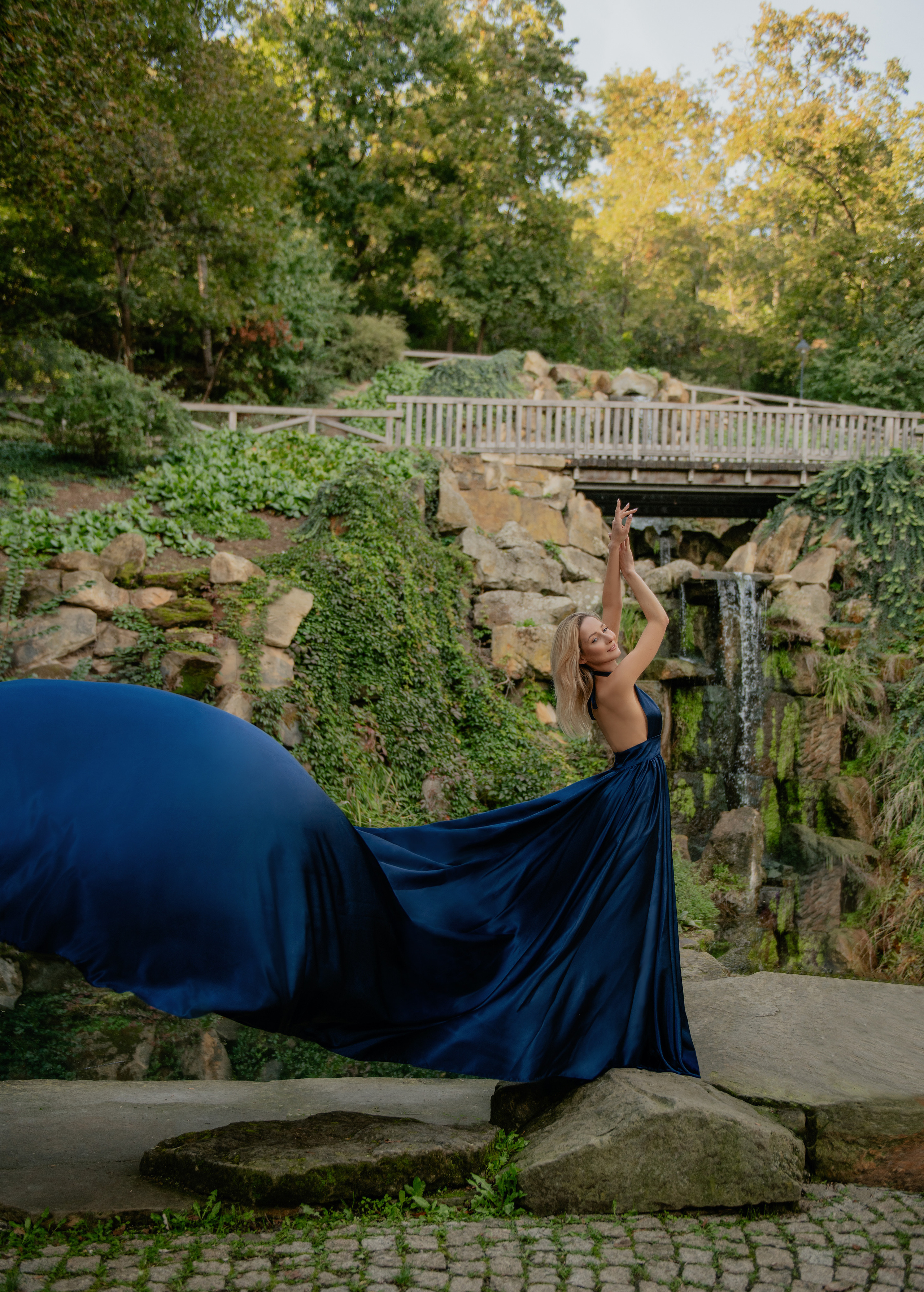 Portrétní focení v nádherných šatech v Kinského zahradě v Praze. Profesionální fotografka v Praze Anastasia Haritonova