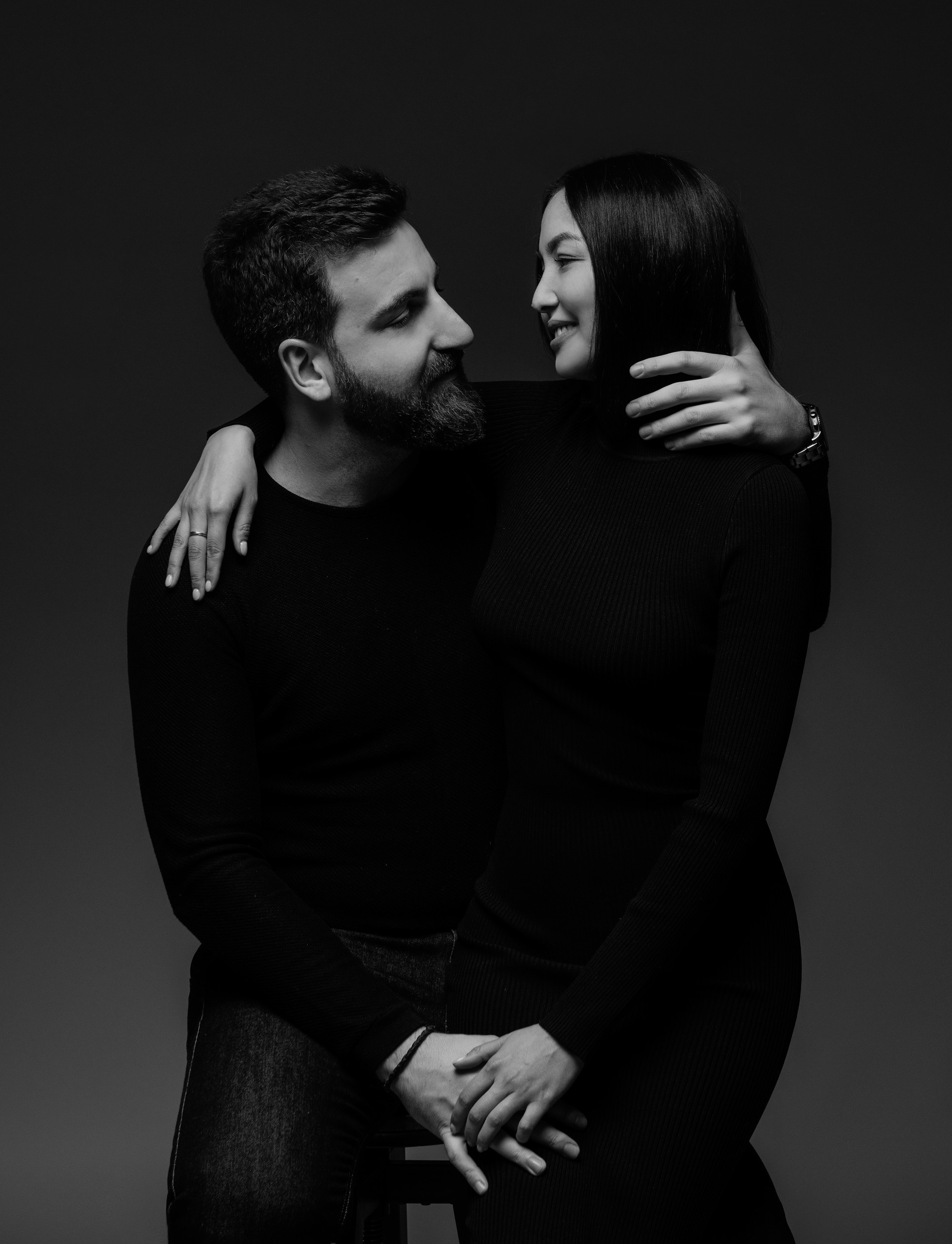 Фотосессия лав стори в студии в Праге. Профессиональный фотограф в Праге Анастасия Харитонова