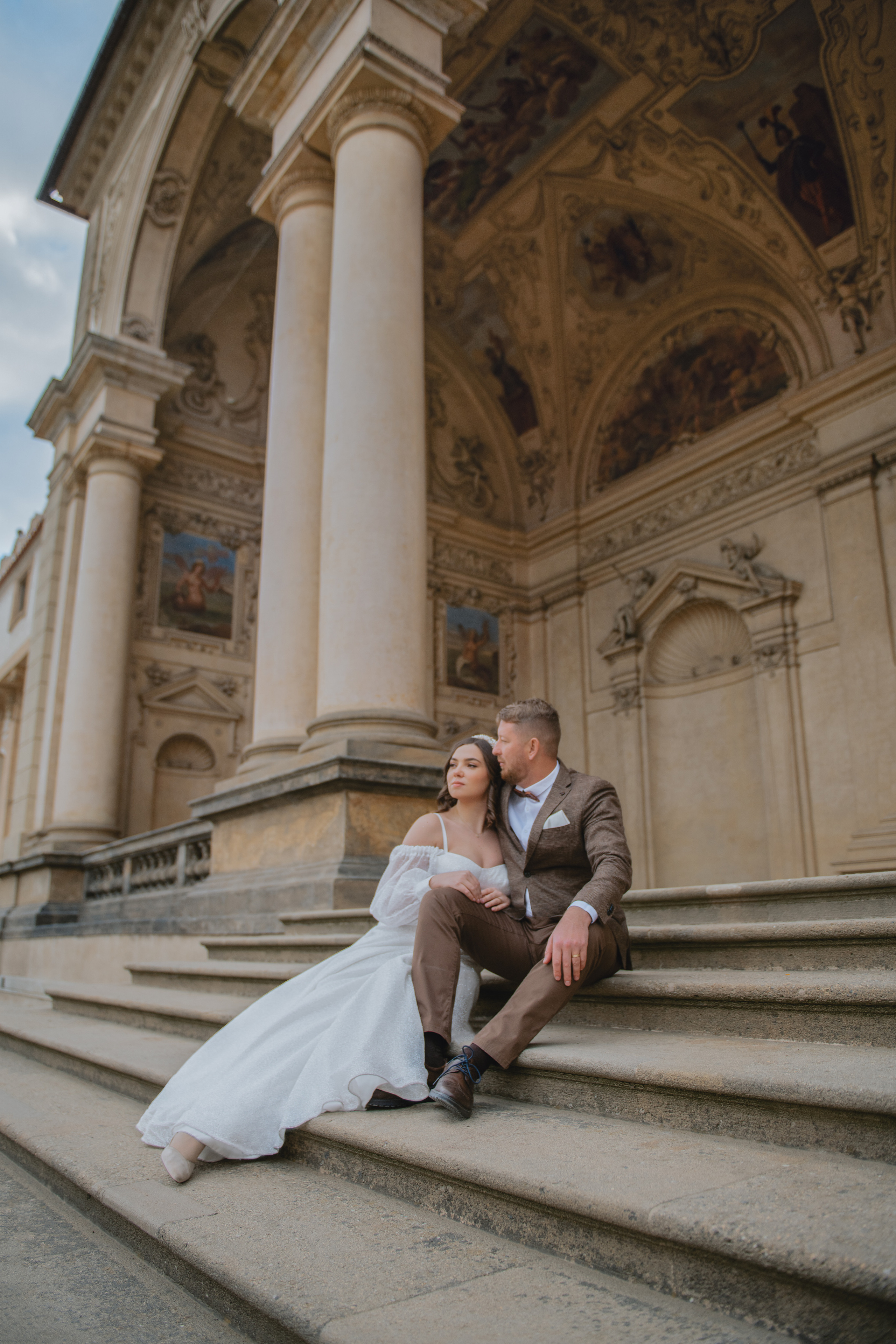 Свадебная фотосессия с видом на Карлов мост и в Валдштейнском саду. Профессиональный фотограф в Праге Анастасия Харитонова