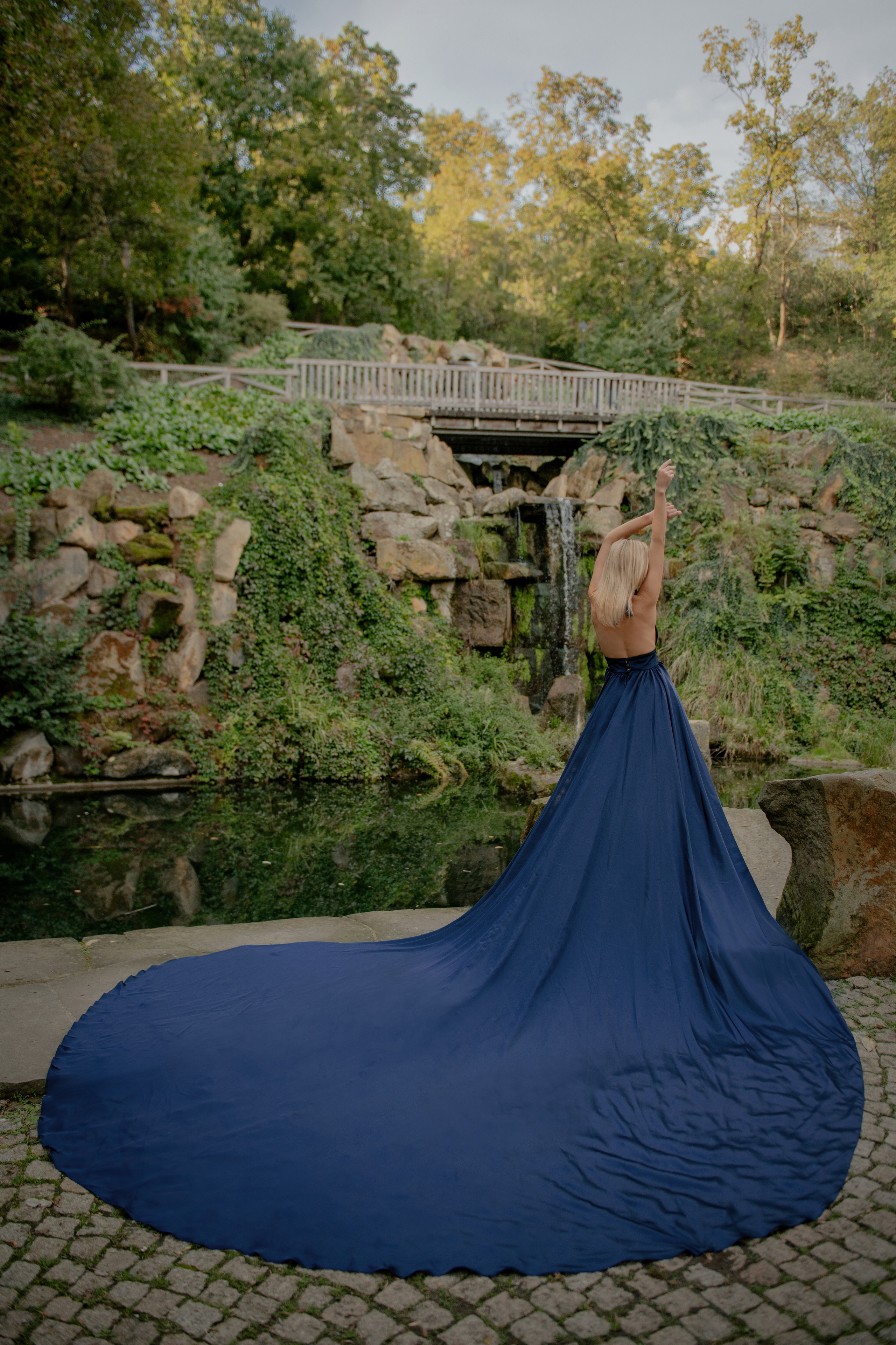 Portrétní focení v nádherných šatech v Kinského zahradě v Praze. Profesionální fotografka v Praze Anastasia Haritonova