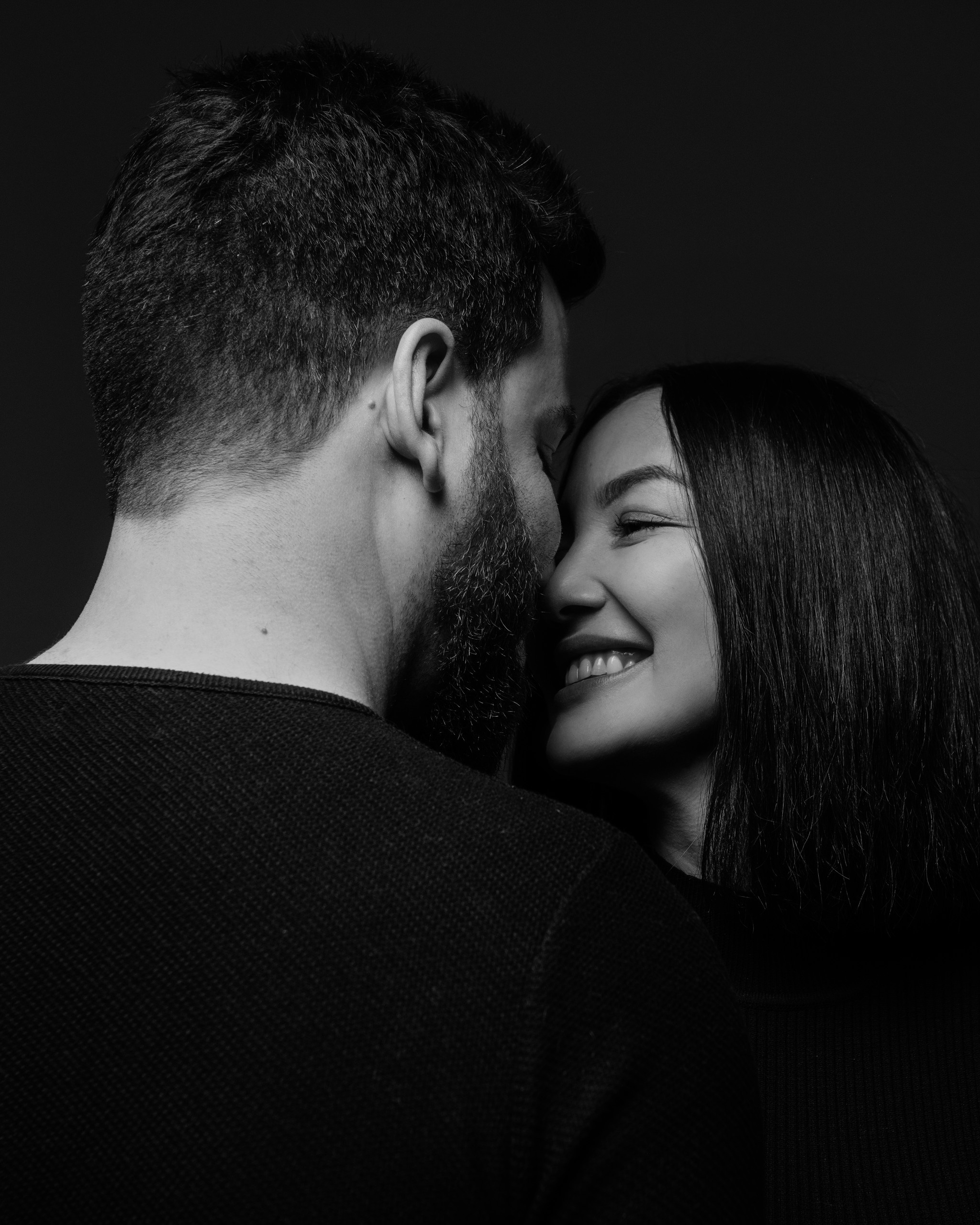 Фотосессия лав стори в студии в Праге. Профессиональный фотограф в Праге Анастасия Харитонова