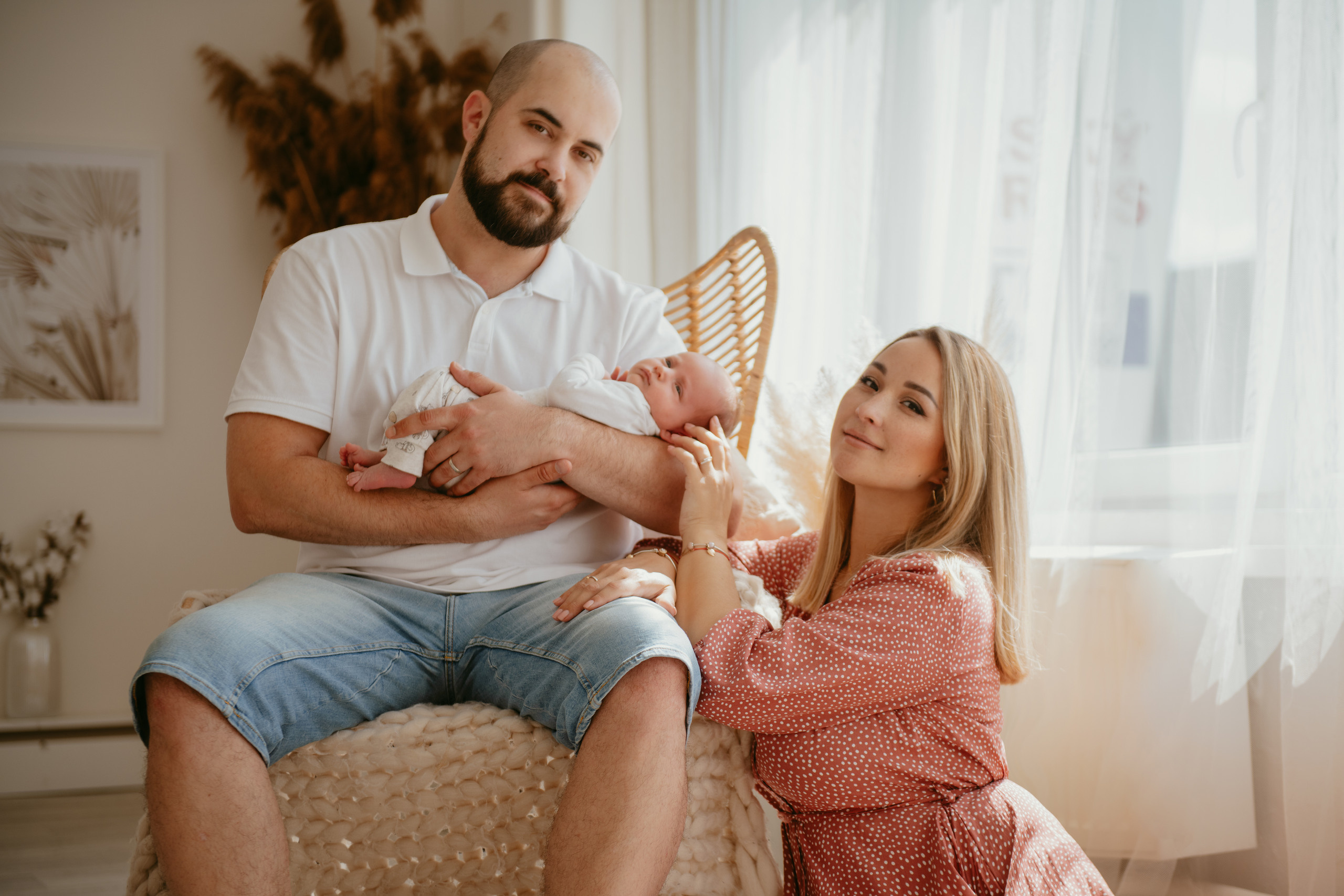 Rodinné focení s miminkem v ateliéru v Praze. Profesionální fotografka v Praze Anastasia Haritonova