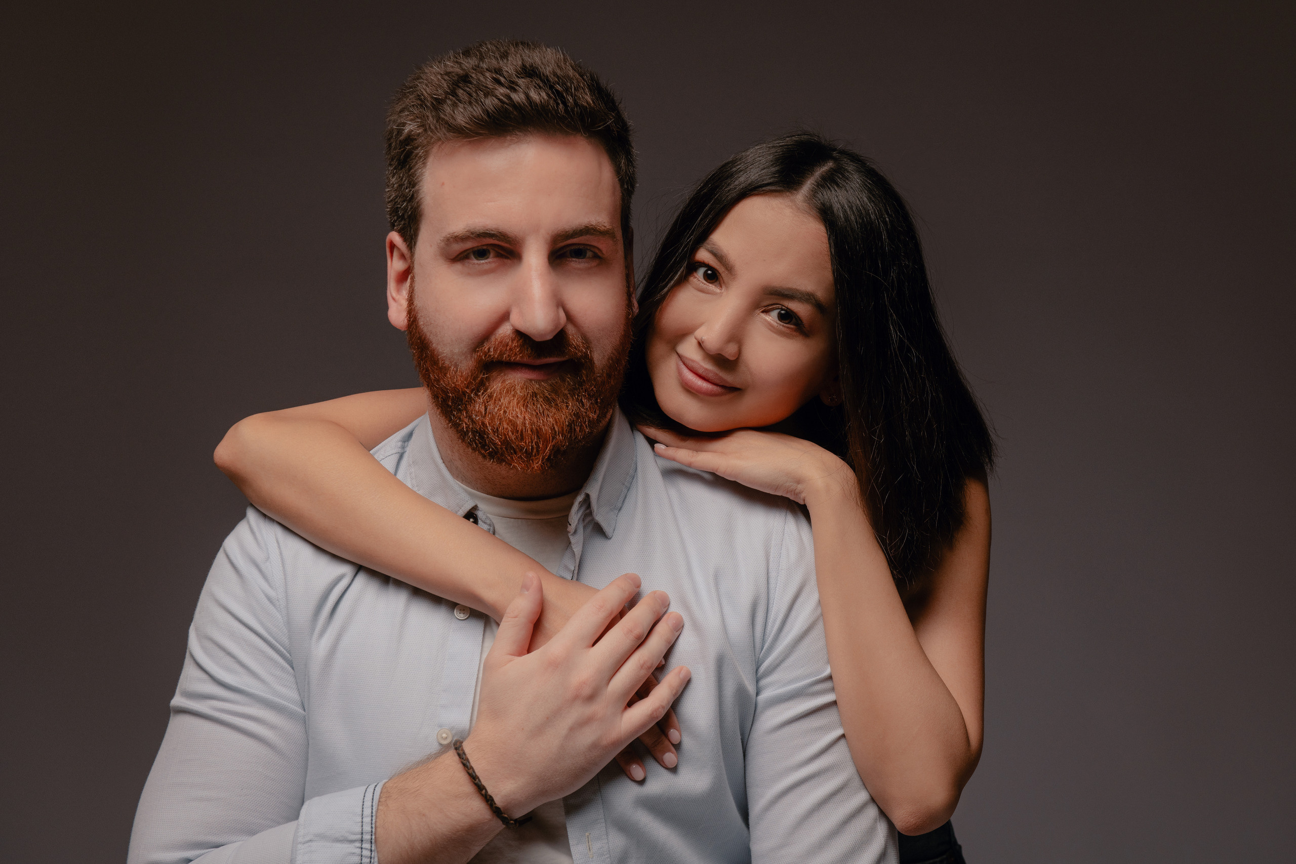 Фотосессия лав стори в студии в Праге. Профессиональный фотограф в Праге Анастасия Харитонова